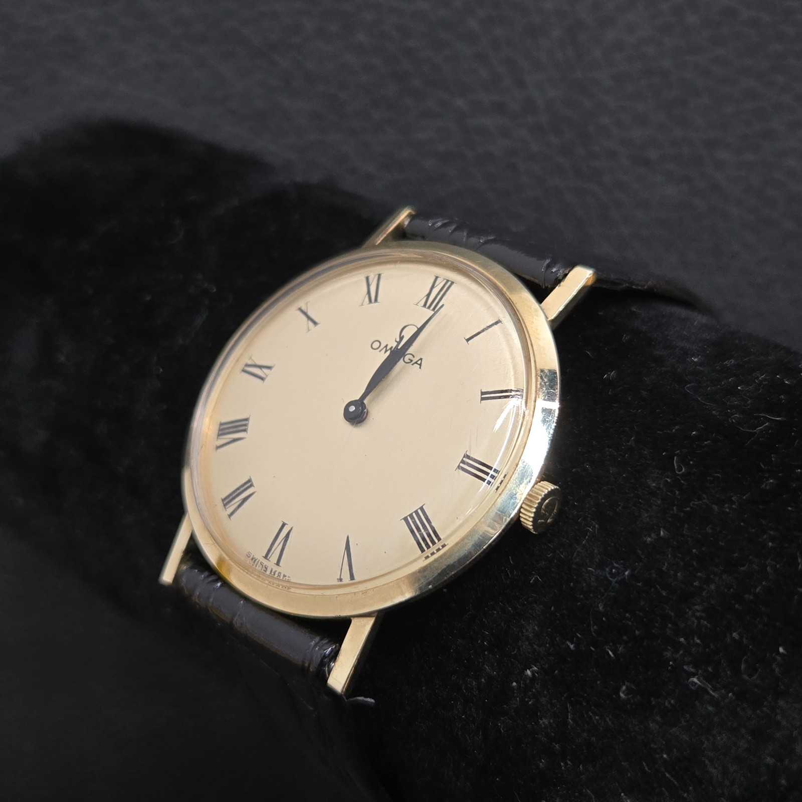 Omega Ultra Thin, 14K Gold Men’s Wrist Watch, 7.75″ Band, 32mm Case Manual Wind