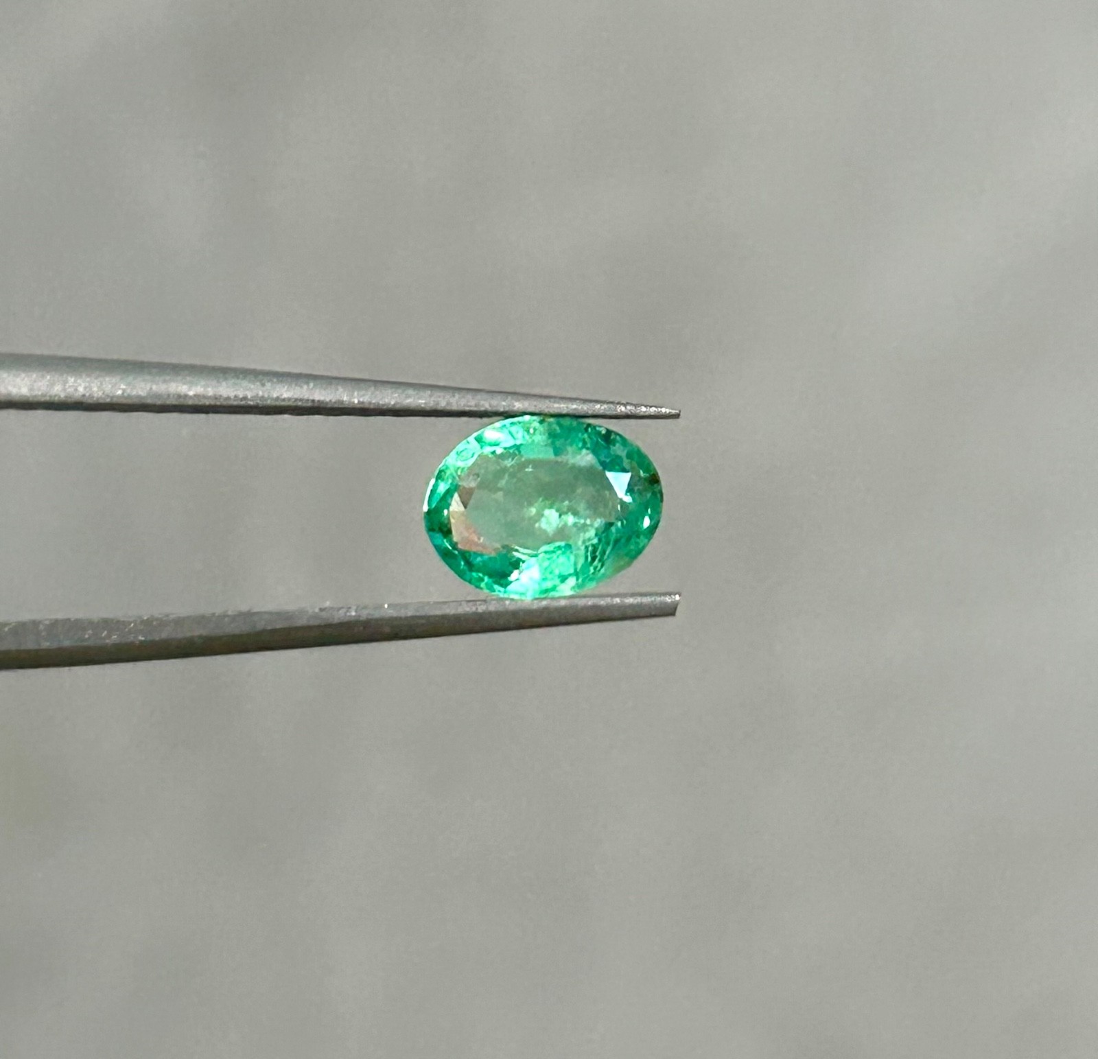 Natural Emerald 0.60 Carats 6.4×4.9×2.7 MM Medium Good quality Luster Gemstone