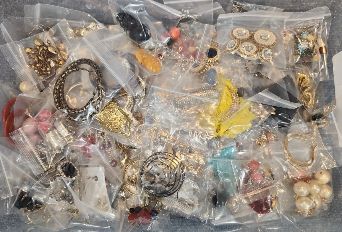 Jewelry Wearable Earring Collection 5 Lbs Matched Pairs Lot #687 See Description