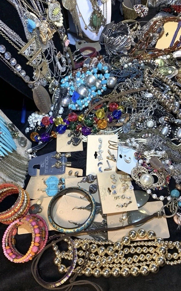 6+ Lbs. POUNDS Unsearched Huge Lot Jewelry Vtg-Now Junk Art Craft Treasure Hunt