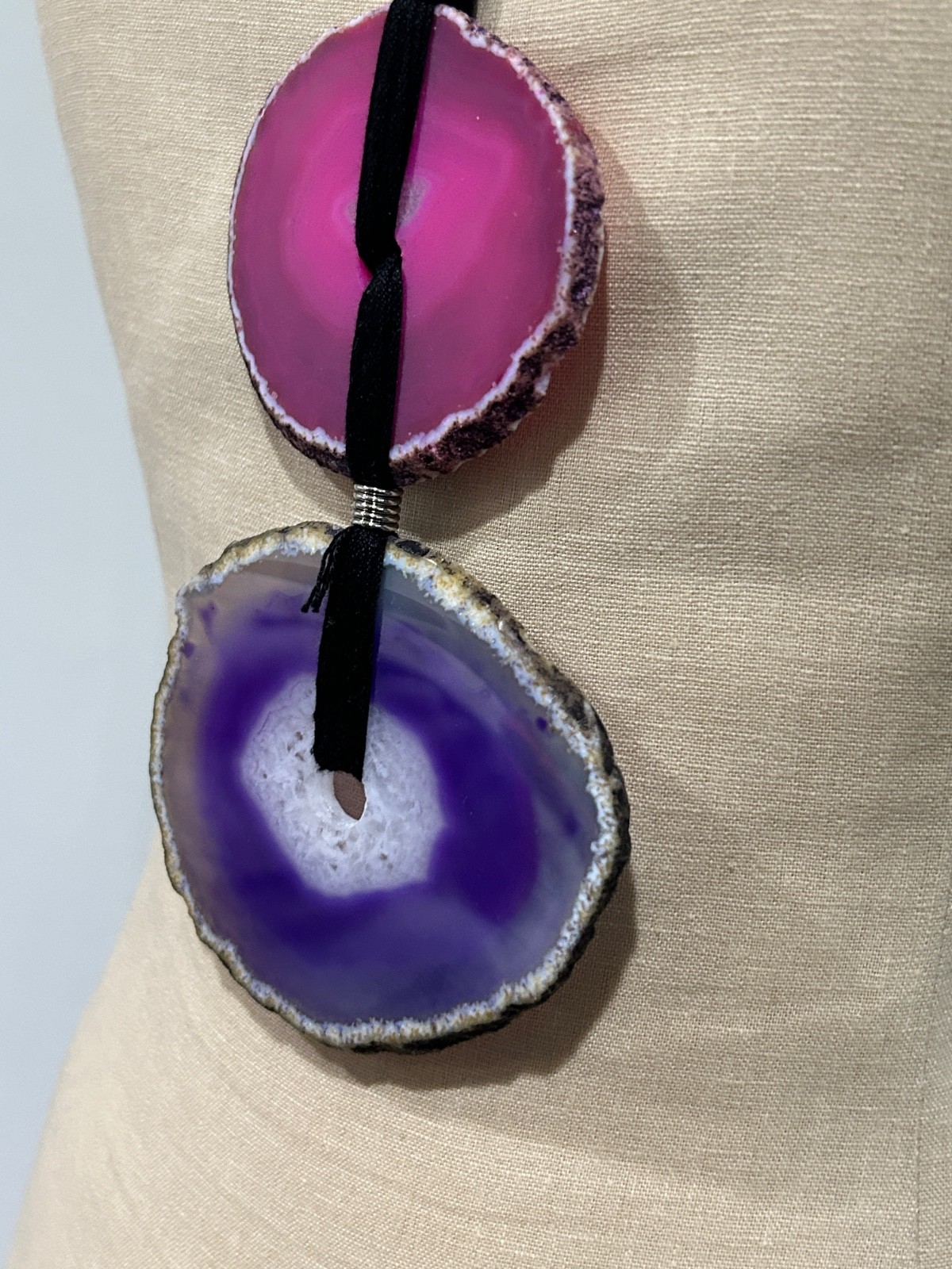 Vintage 2010 YVES SAINT LAURENT Pink Purple Agate Disc Pendant Necklace