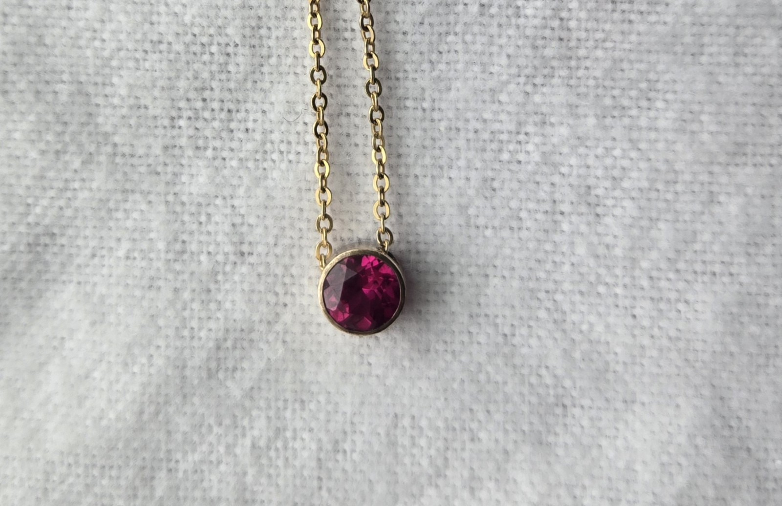 18 In. Yellow Gold Filled Round Bezel-Set Ruby Pendant Chain Necklace