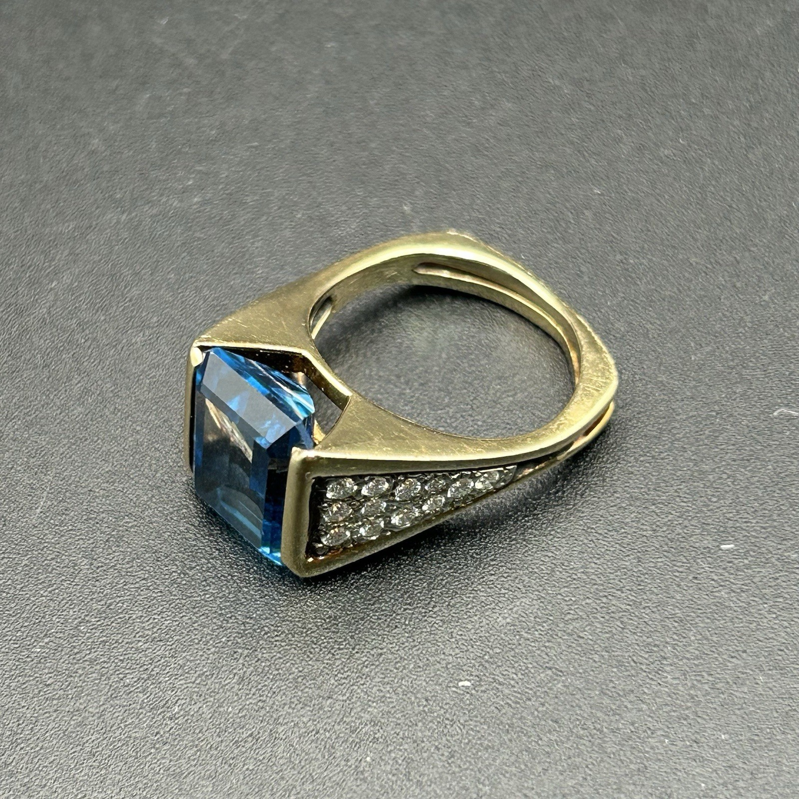 Vintage 14K Yellow Gold Emerald Cut Blue Topaz Pave Diamond Cocktail Ring Size 6