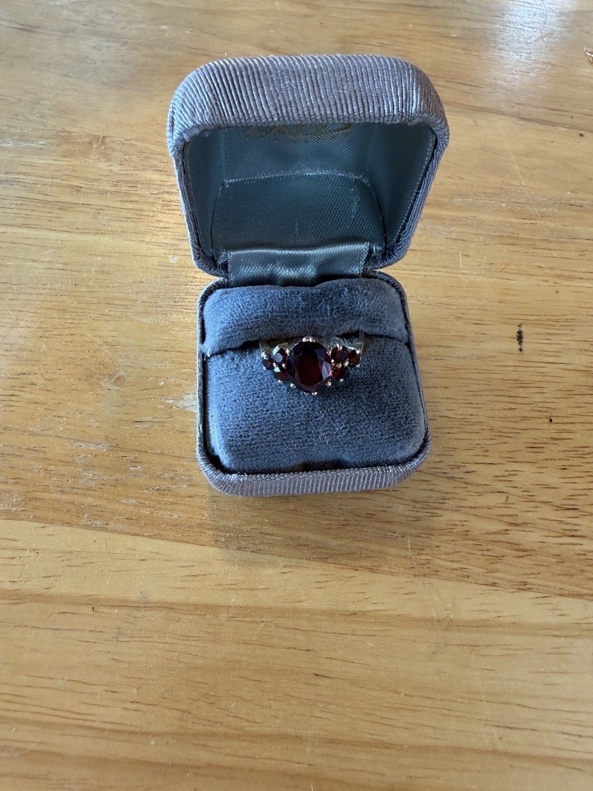 Antique Victorian Garnet 9 Carat Gold Ring England PLS Manufacturer Size 7 1/2