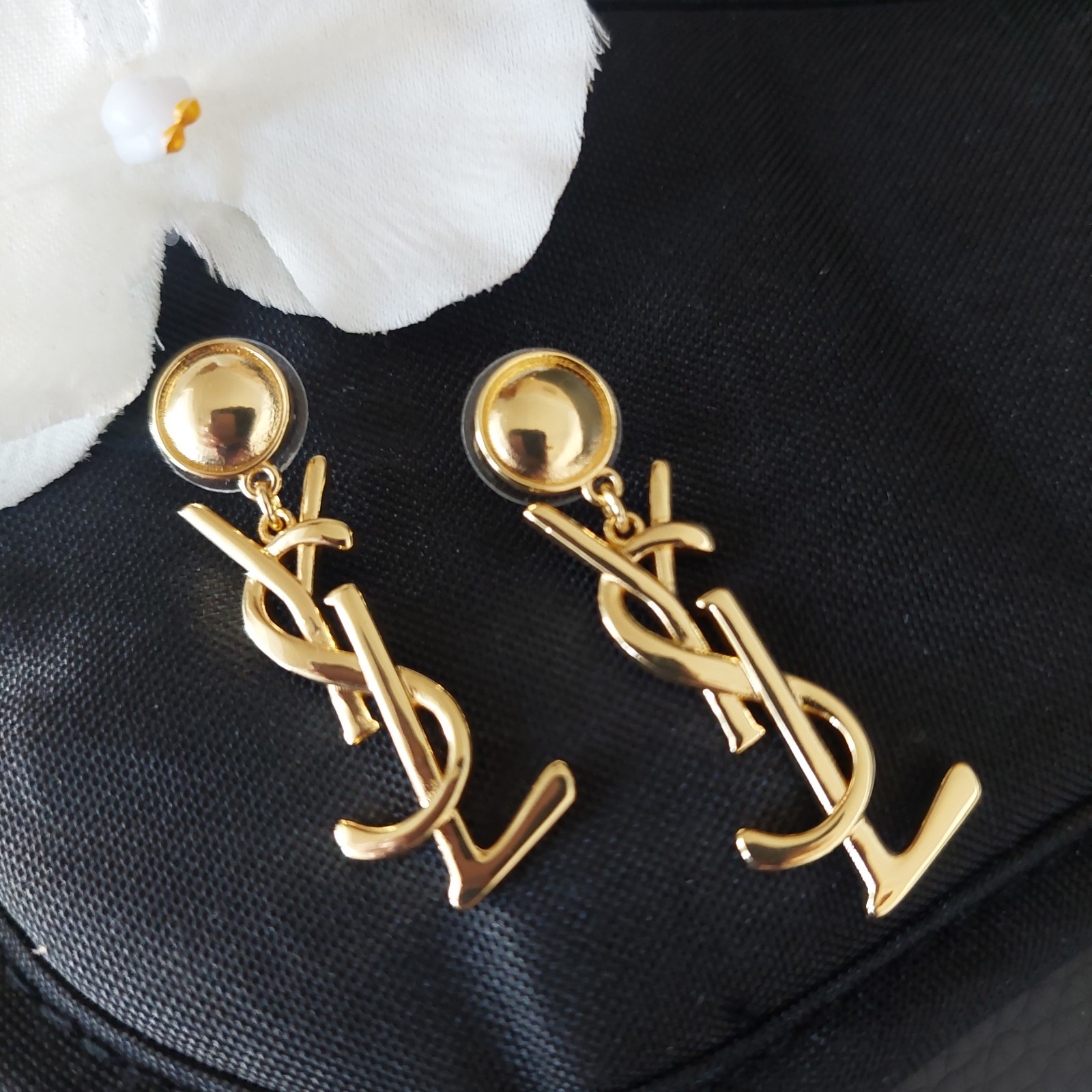 Auth. YVES SAINT LAURENT YSL Dangle Drop LOGO EARRINGS Gold Tone
