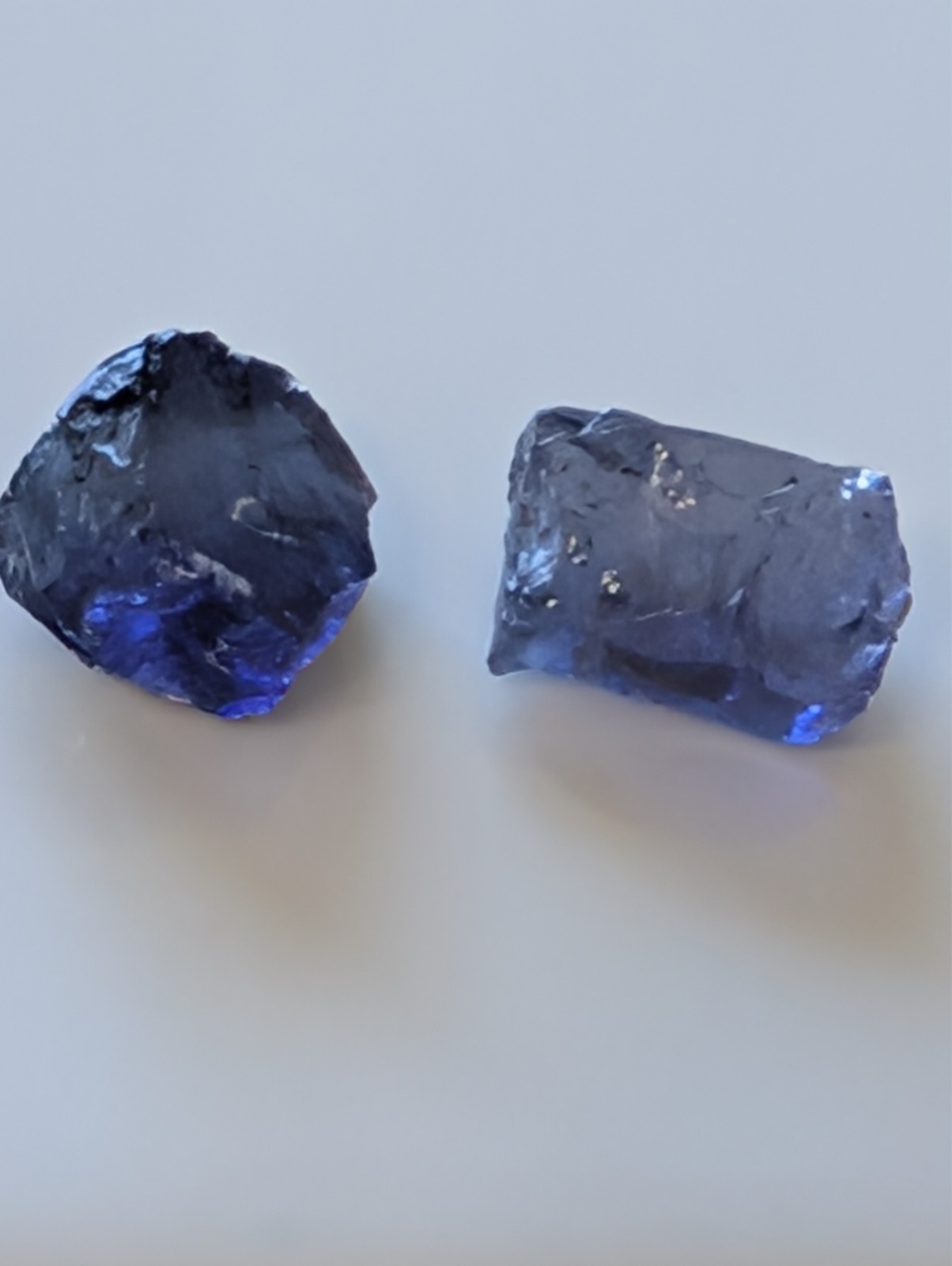 USA seller 11.66 Eye clean Iolite color changing facet rough gemstone specimen