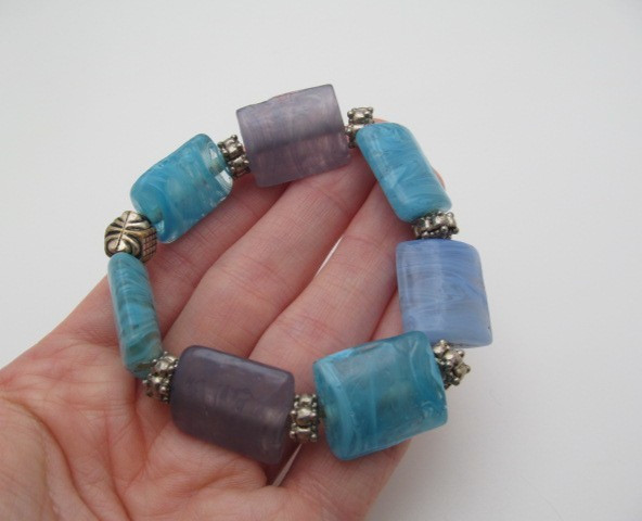 Chunky Periwinkle Purple Blue & Lilac Swirled Glass Thick 18.25mm Bracelet
