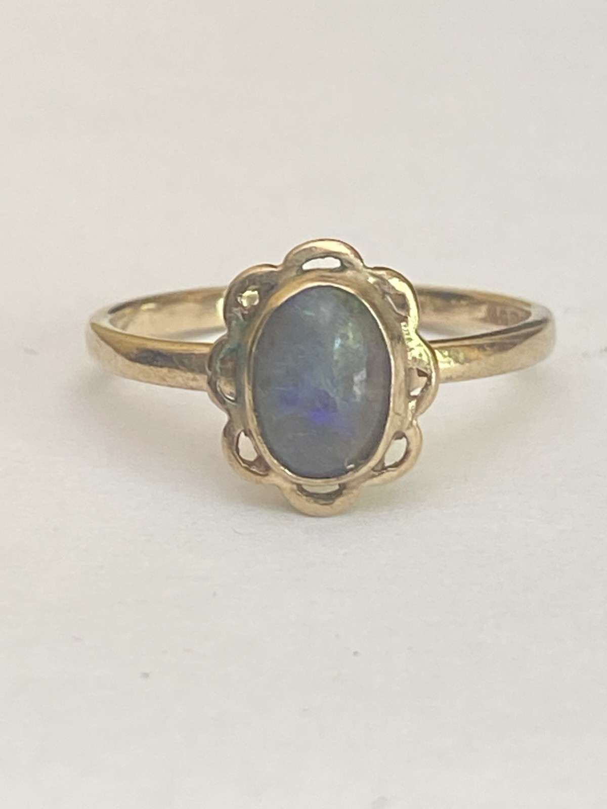 Vintage 9 Carat Yellow Gold Opal Doublet Ring Size i1/2