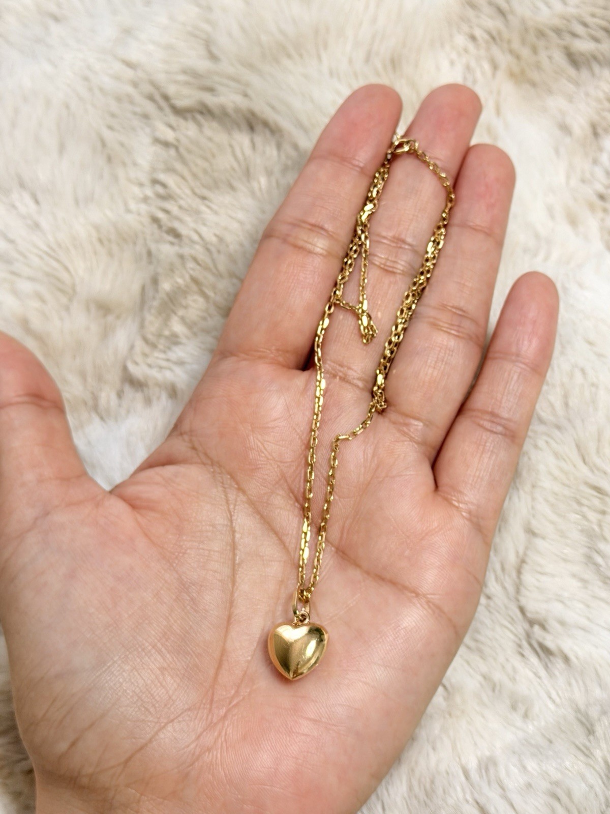 18 Karat Solid Gold Heart Necklace, 17 Inches