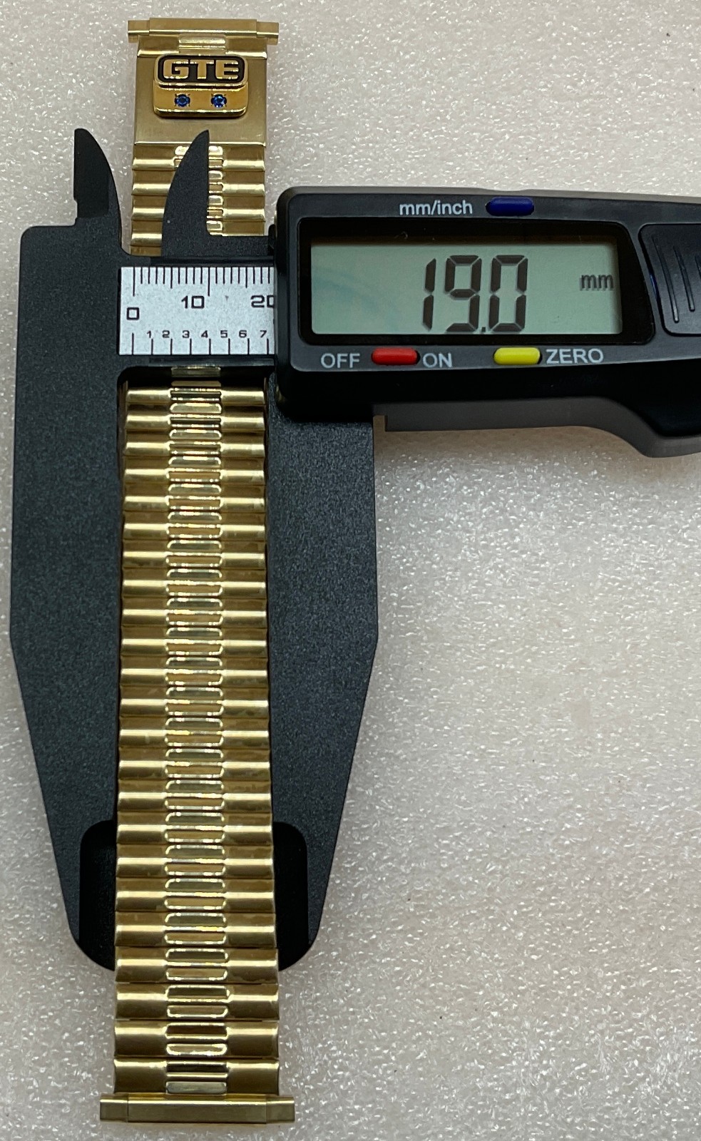 Vintage GTE 10k Gold Emblem Speidel Stretch Gold Tone Watch Band