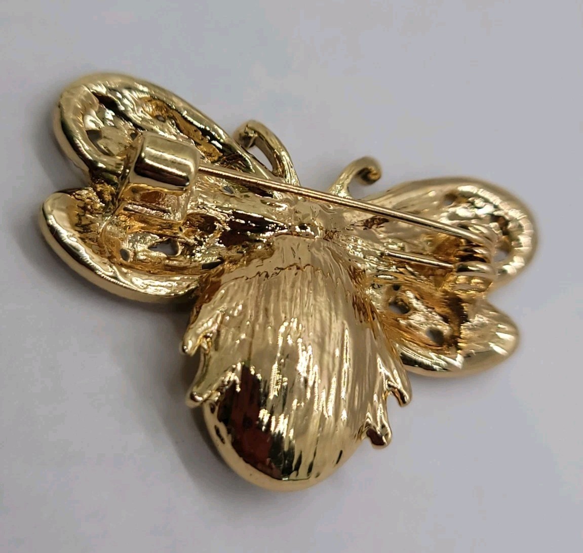 Vintage Bee Brooch Pin – Gold Tone Enamel Honeybee Insect Jewelry Accessory