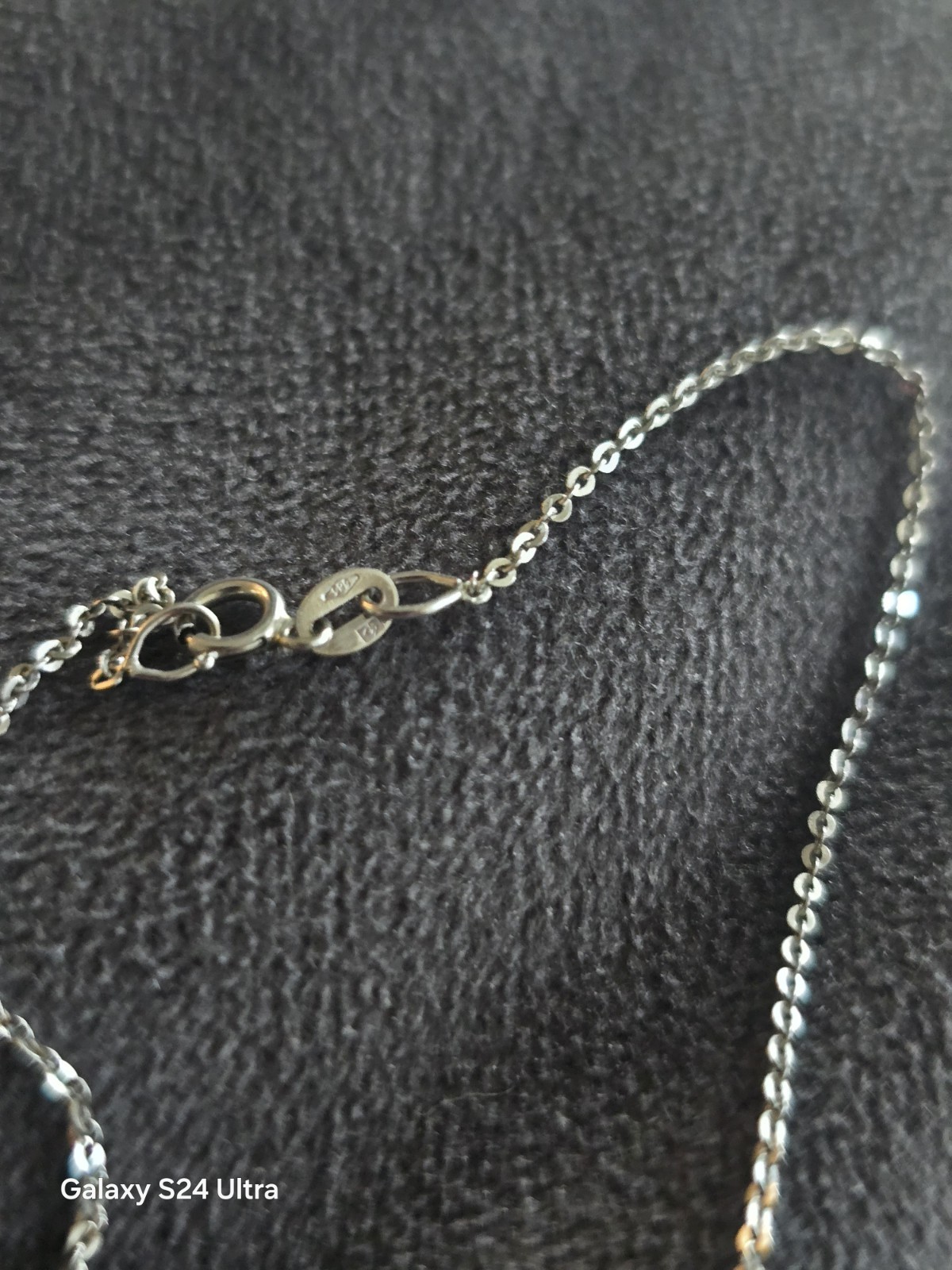 Emerald Green 14k Pendent Necklace Lace Looks Like 18 inch
