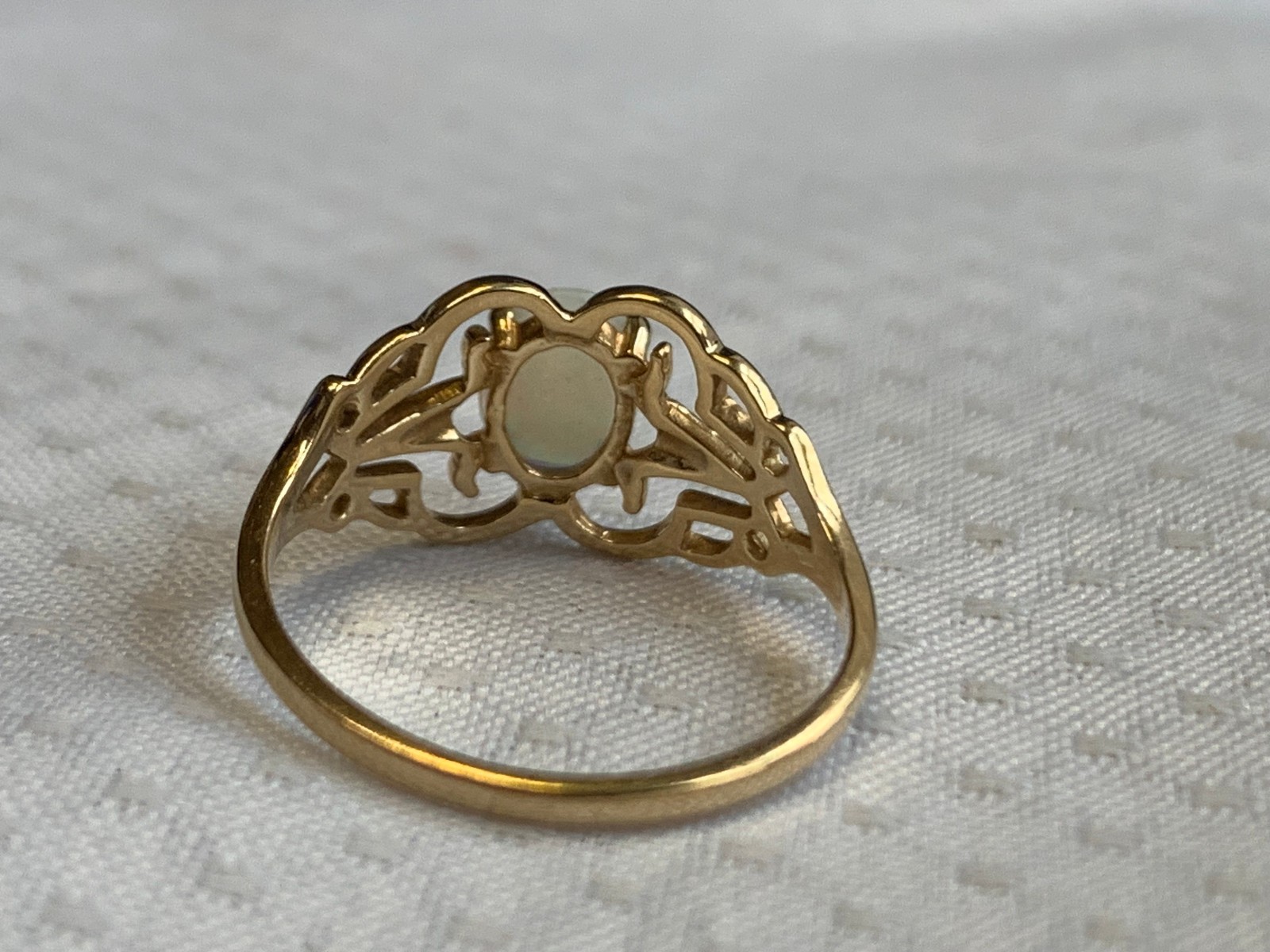 10K Yellow Gold Ring 1.53g Fine Jewelry Size 6 Band Opal Look Oval Stone *READ*