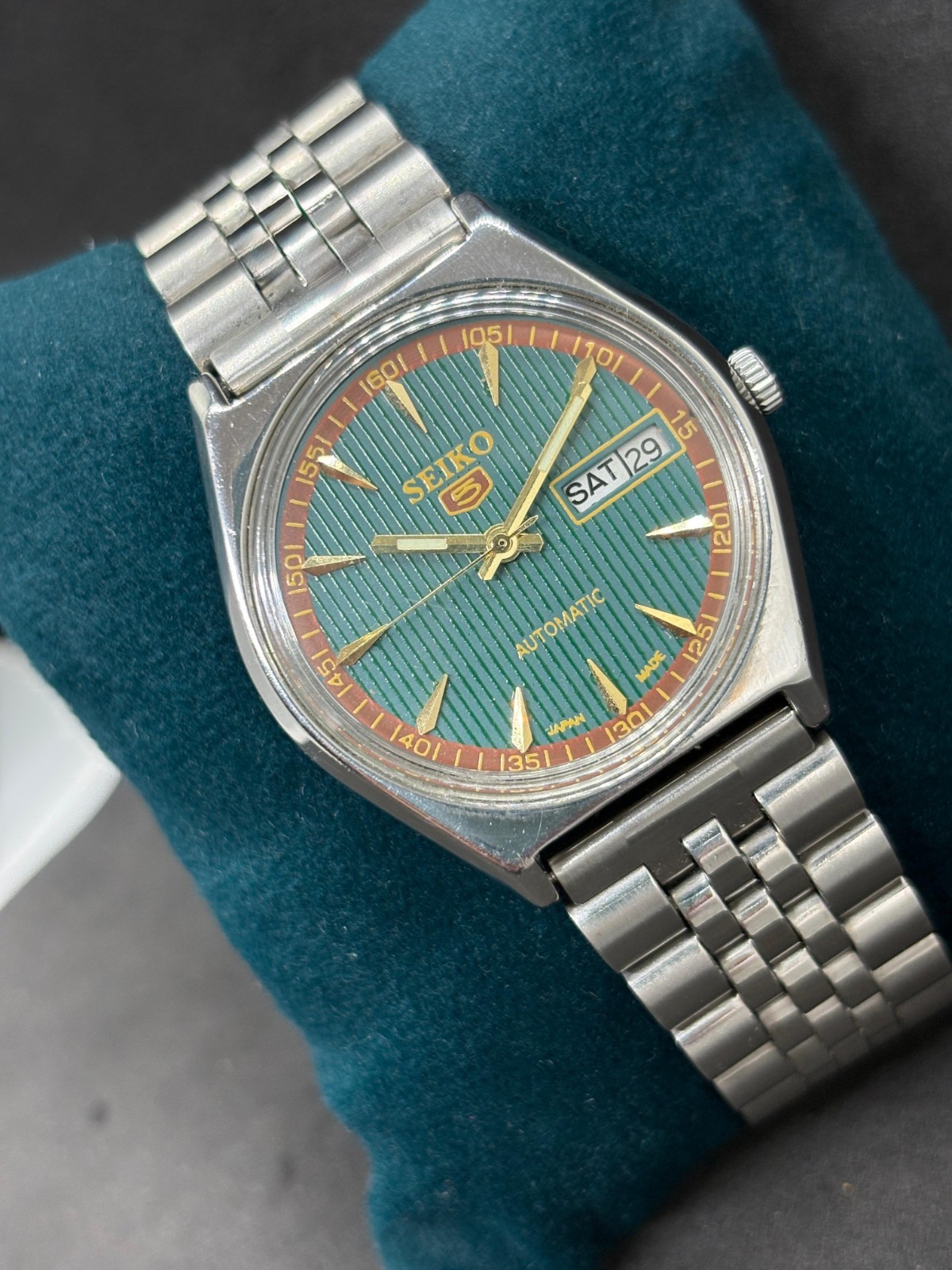 Vintage Seiko 5 Automatic 6309 Cal. Day/Date Japanese Men’s Wrist Watch