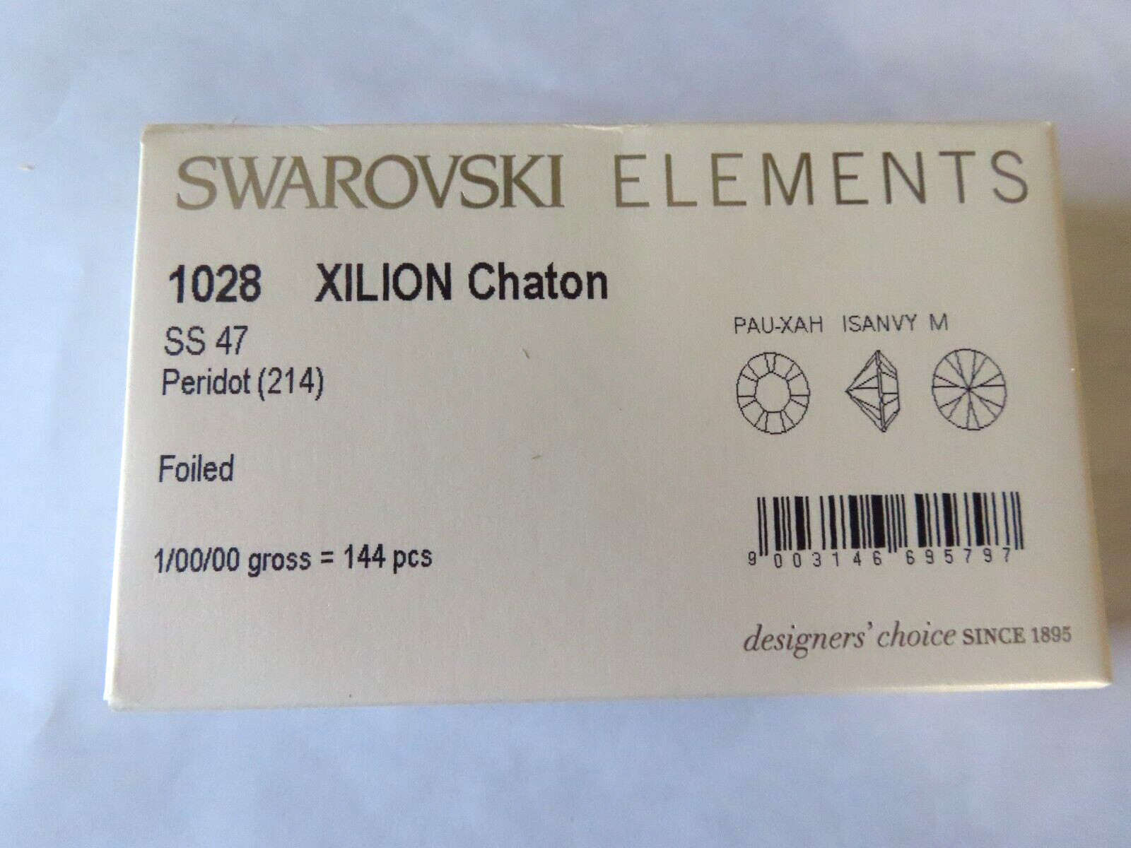24 Swarovski XILION Rhinestones 47ss Peridot/foiled. #1028