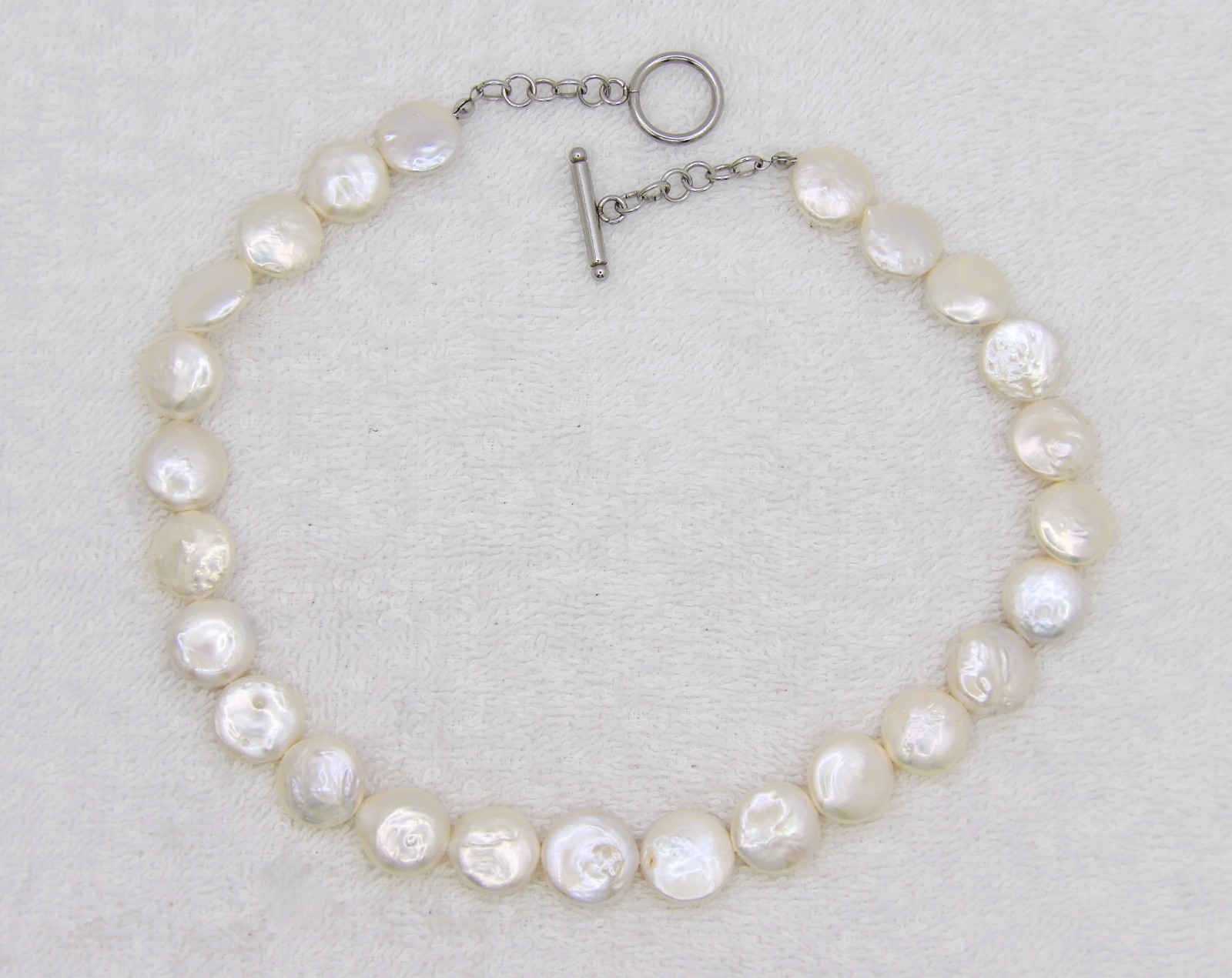 17 inches long White Coin Genuine Freshwater Pearl Necklace Jewelry NK613