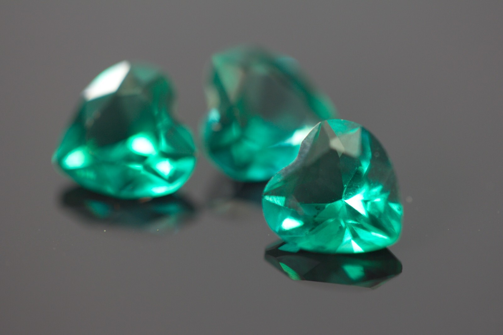 Loose Gemstone Lab Created Emerald Hydrothermal Emerald Heart shape