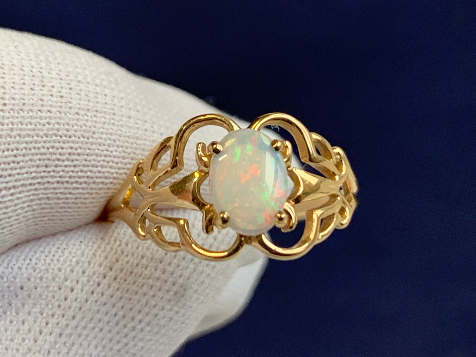 10K Yellow Gold Ring 1.53g Fine Jewelry Size 6 Band Opal Look Oval Stone *READ*