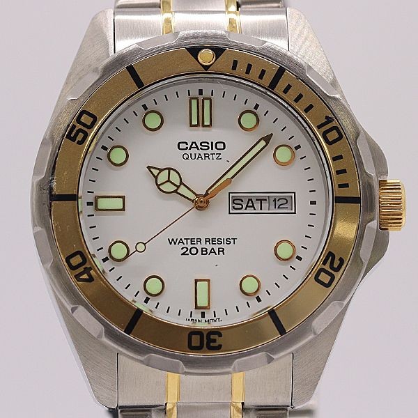 Condition Working Casio 1333 EF 200 QZ White Dial Day Date Men’s Wristwatch 2000