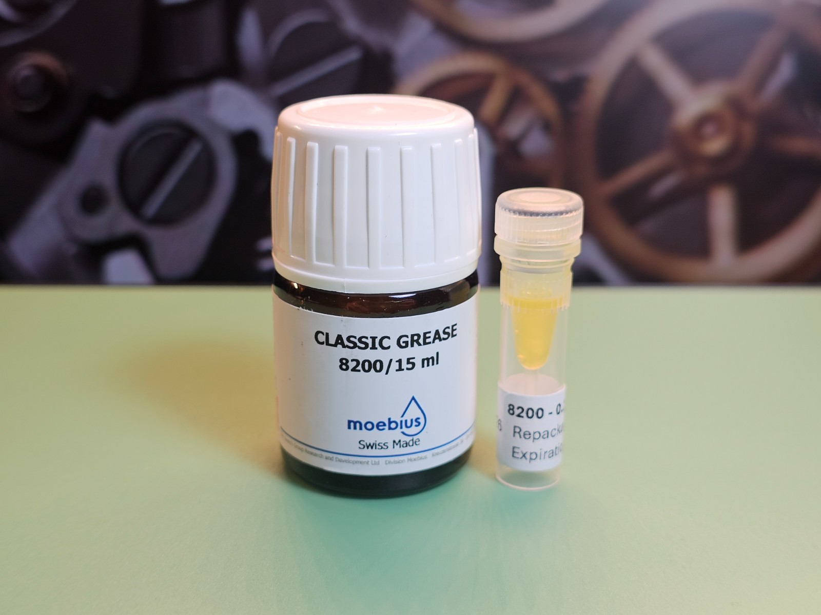 Moebius Watch Oils Kit: Bergeon Oiler, Oil Dish, Repackaged Oils 0.2ml