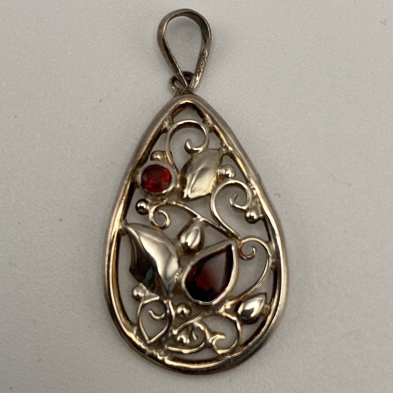 PTI 925 Sterling Silver Pendant Vintage Nepal Garnet Gemstone Filigree Bezel