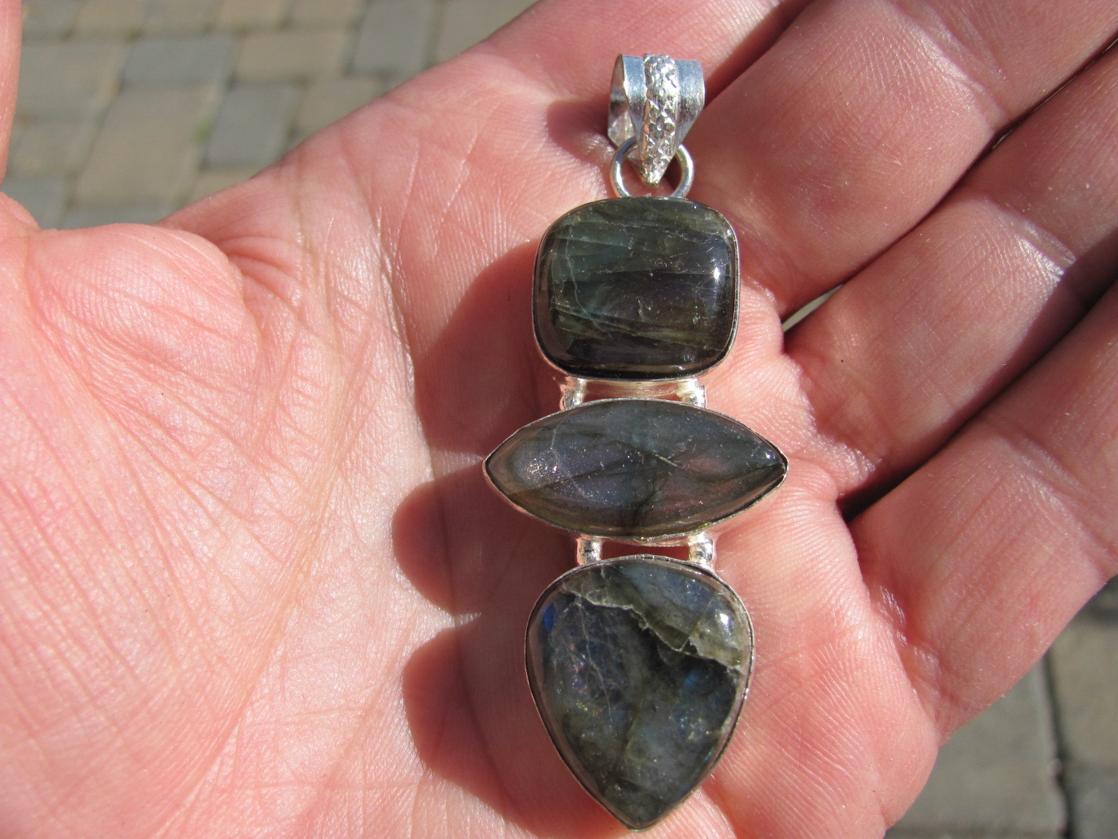 Fantastic .925 Sterling Silver / Labradorite Pendant 87 cts. stone/ silver