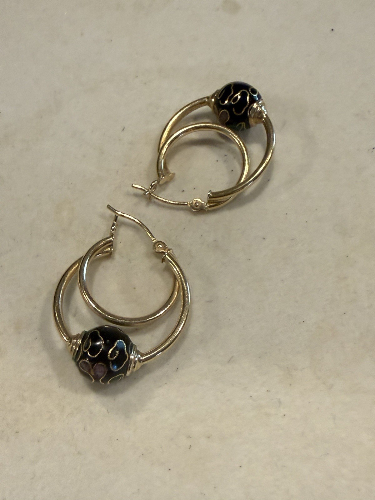 14 Kt Gold 1 Inch Double Hoop Earrings With Black Cloisonné Beads 2.90 Grams