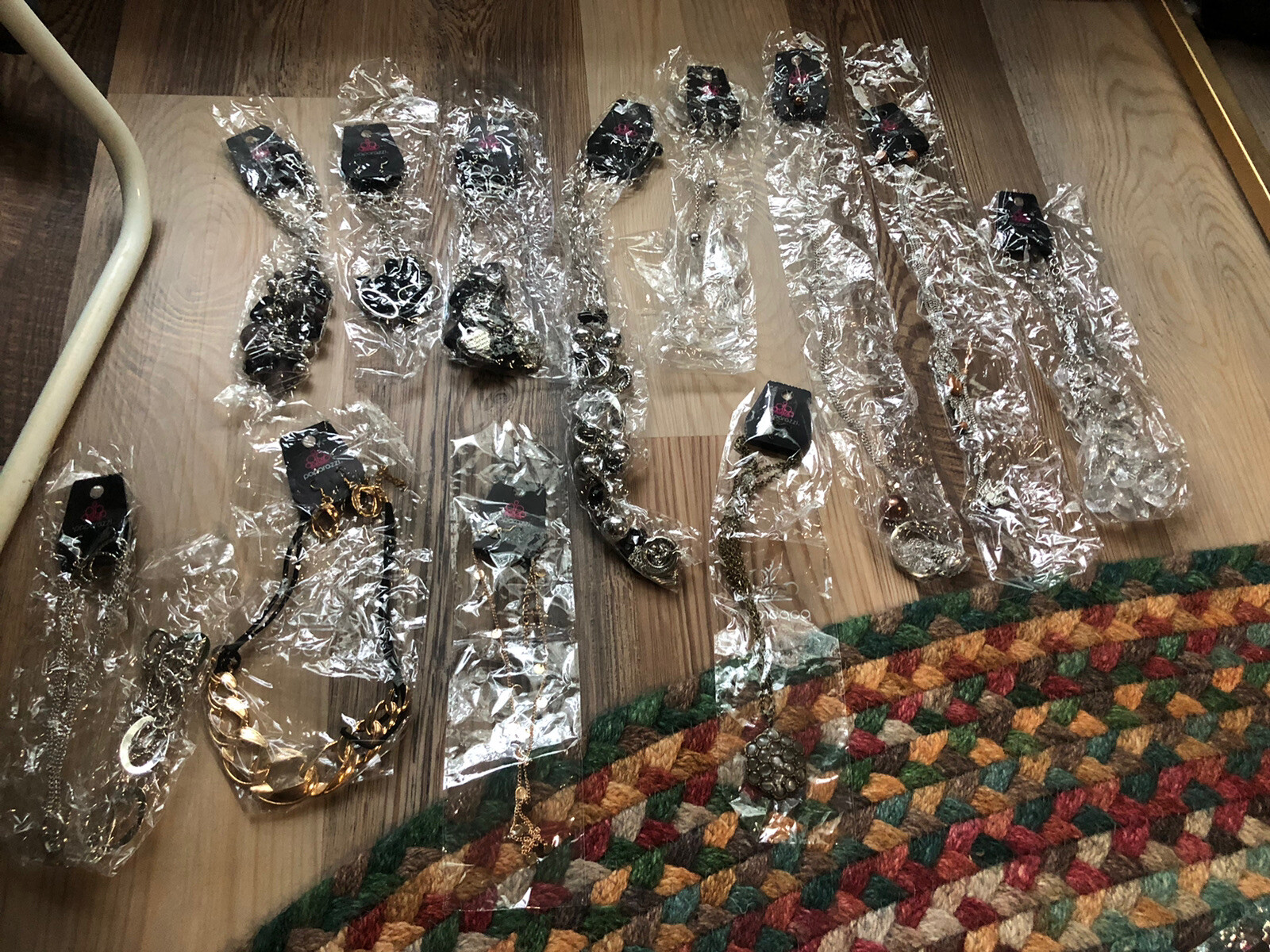 Paparazzi Lots Of Jewelry More Than 30 Pieces For Only $50.