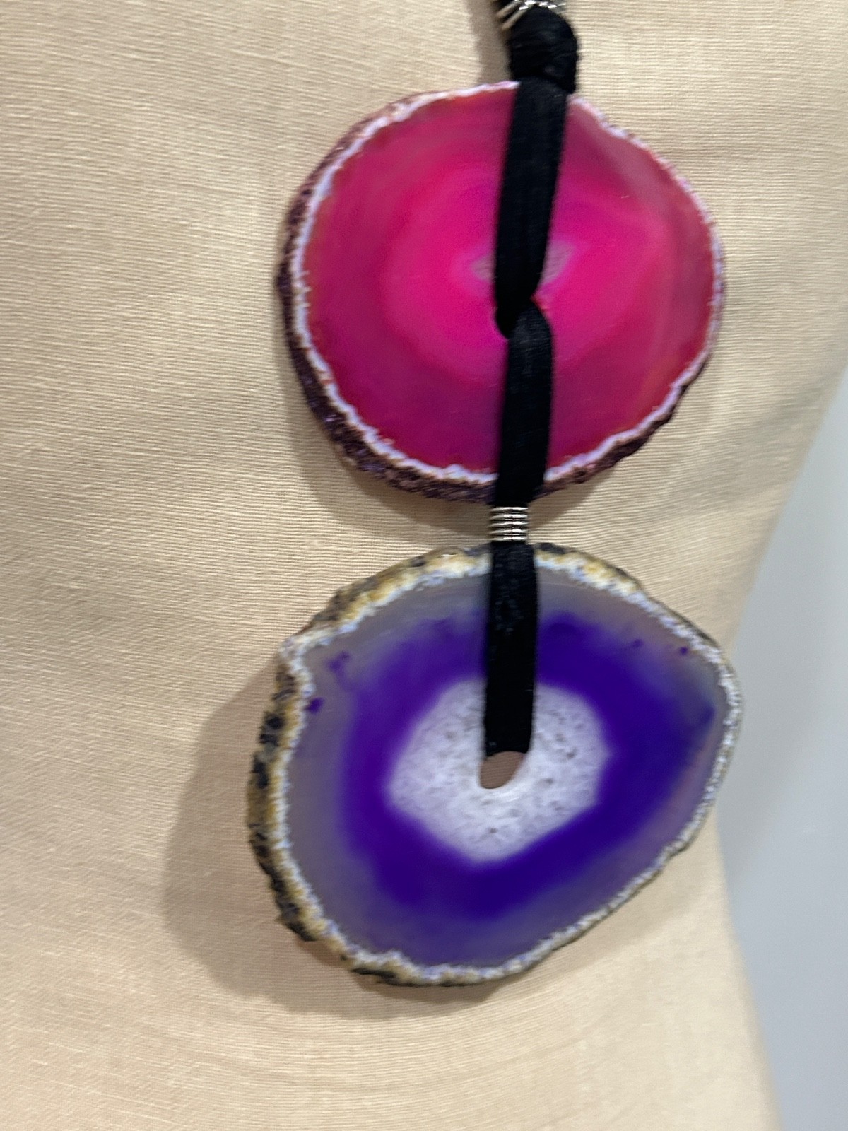 Vintage 2010 YVES SAINT LAURENT Pink Purple Agate Disc Pendant Necklace