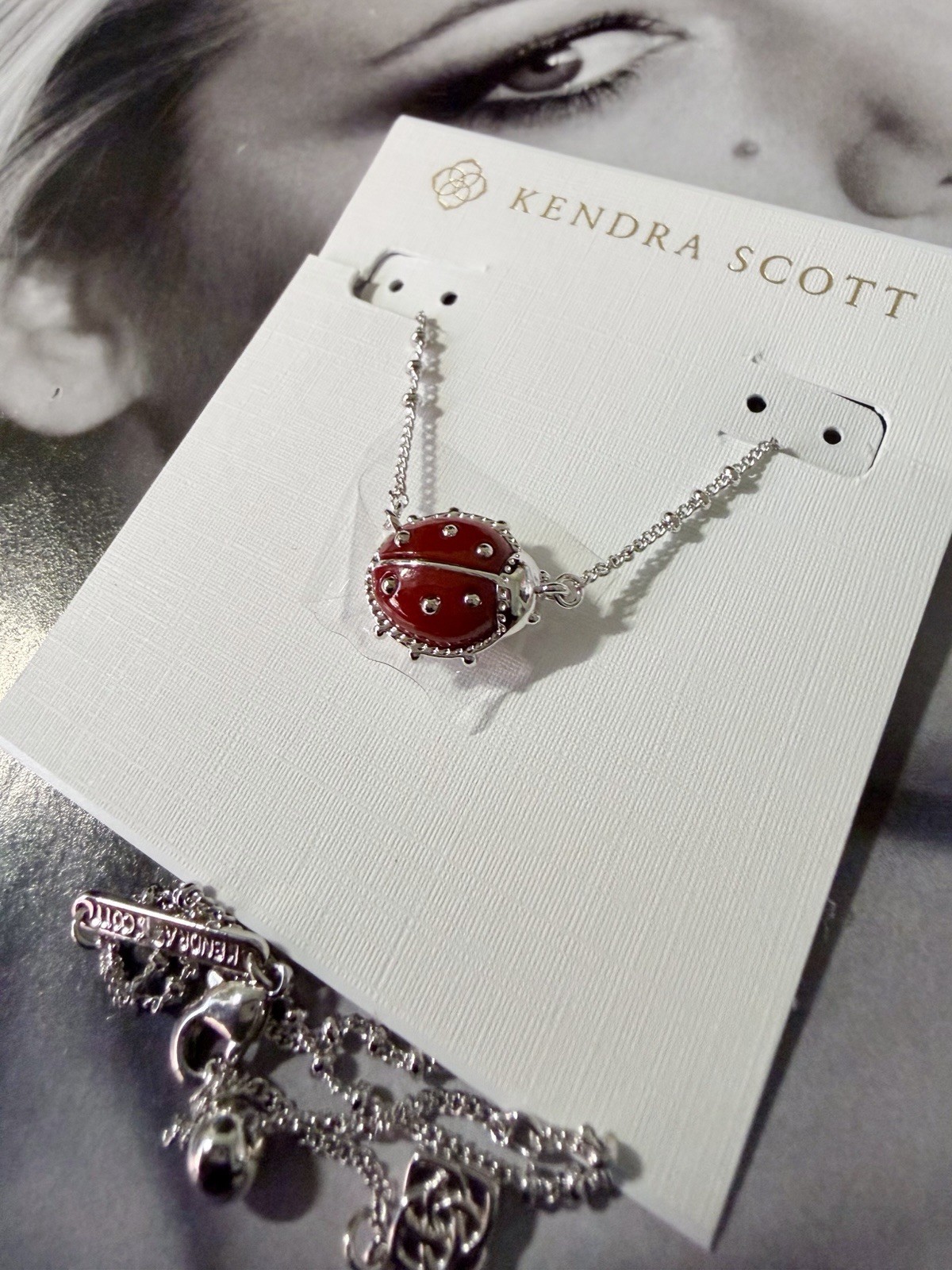 💚🐞NEW Kendra Scott 💚🐞”Sliver” Red Ladybug Short Pendant Necklace