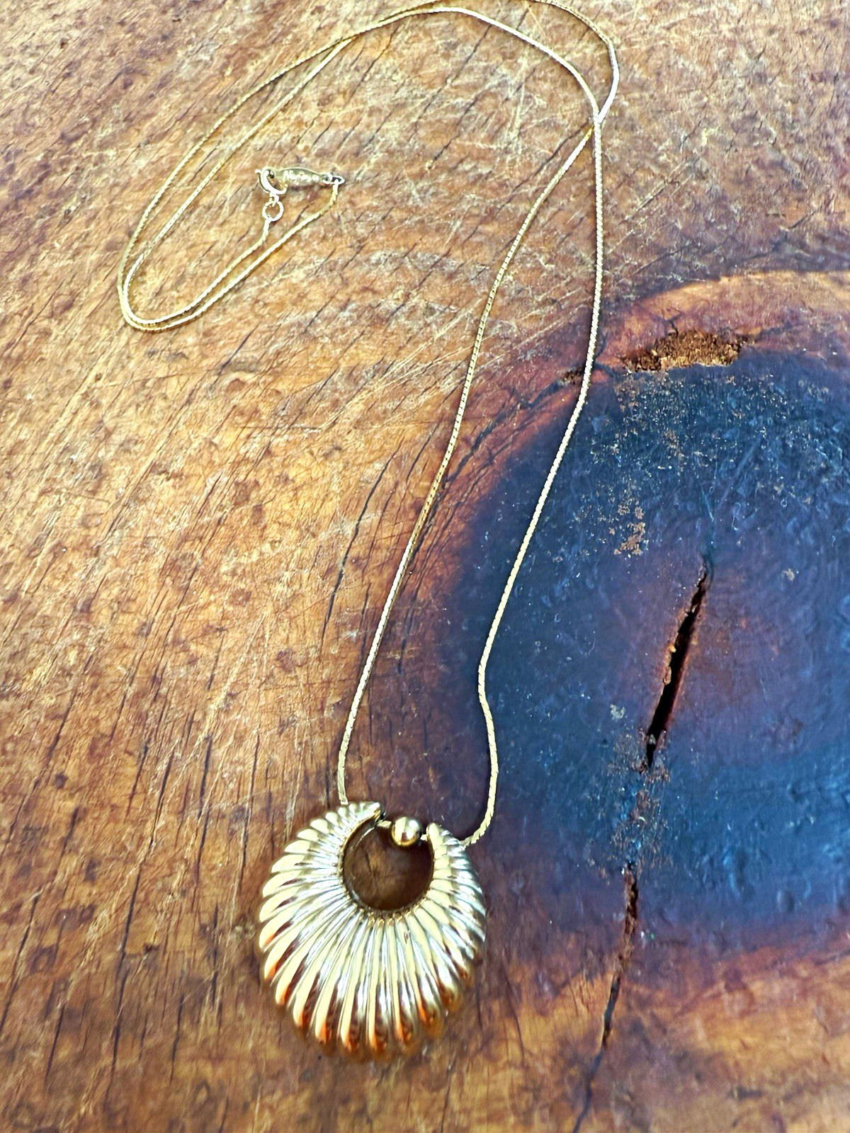 Gold Tone Signed Round Pendant Snake Chain Necklace Spring Ring Napier
