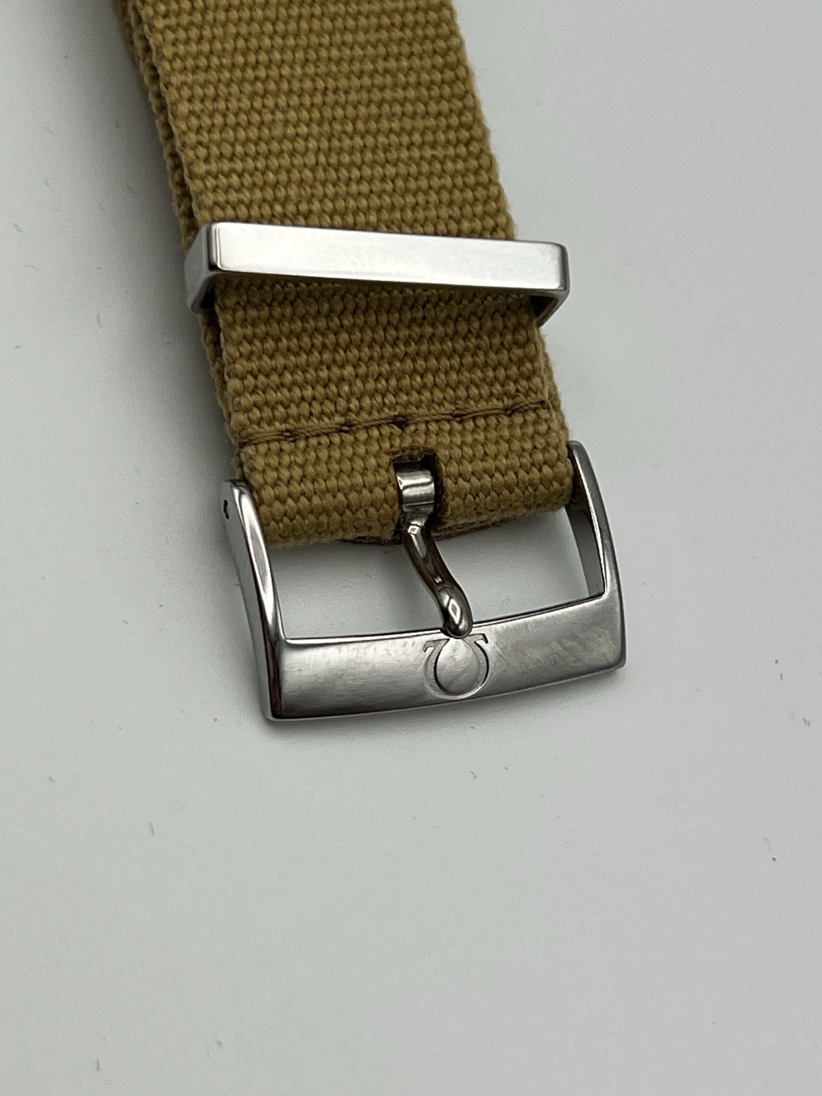 OMEGA Nylon Polyamid Beige Strap 20mm Ref 0-CWZ007570 Very Good.