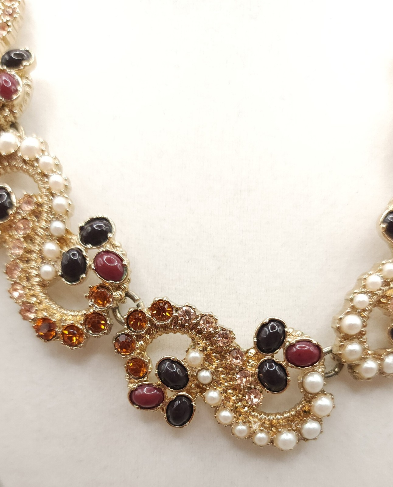 90s Ann Taylor Gold Tone Faux Pearl Rhinestone Statement Toggle Necklace 18 inch
