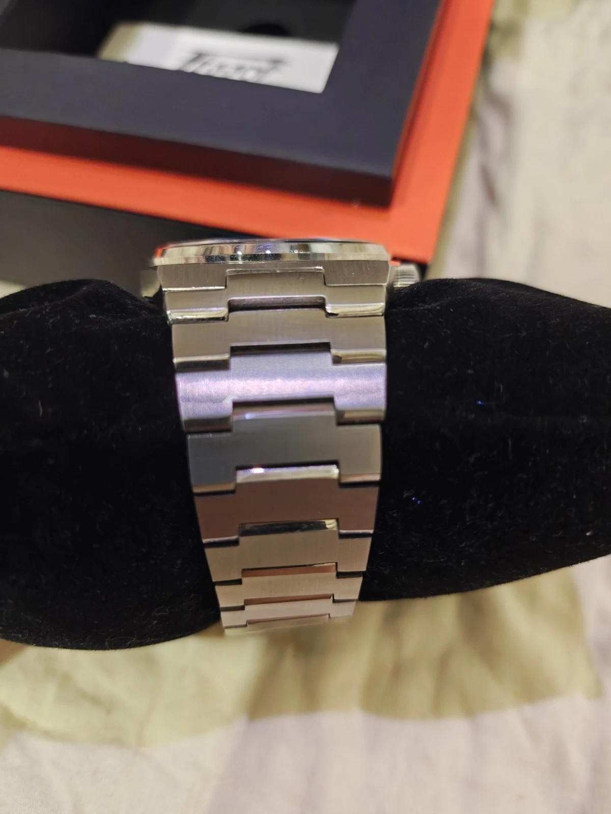 Tissot PRX 40mm Grey/Silver Dial Quartz Men’s calendar Watch T137.410.11.031.00