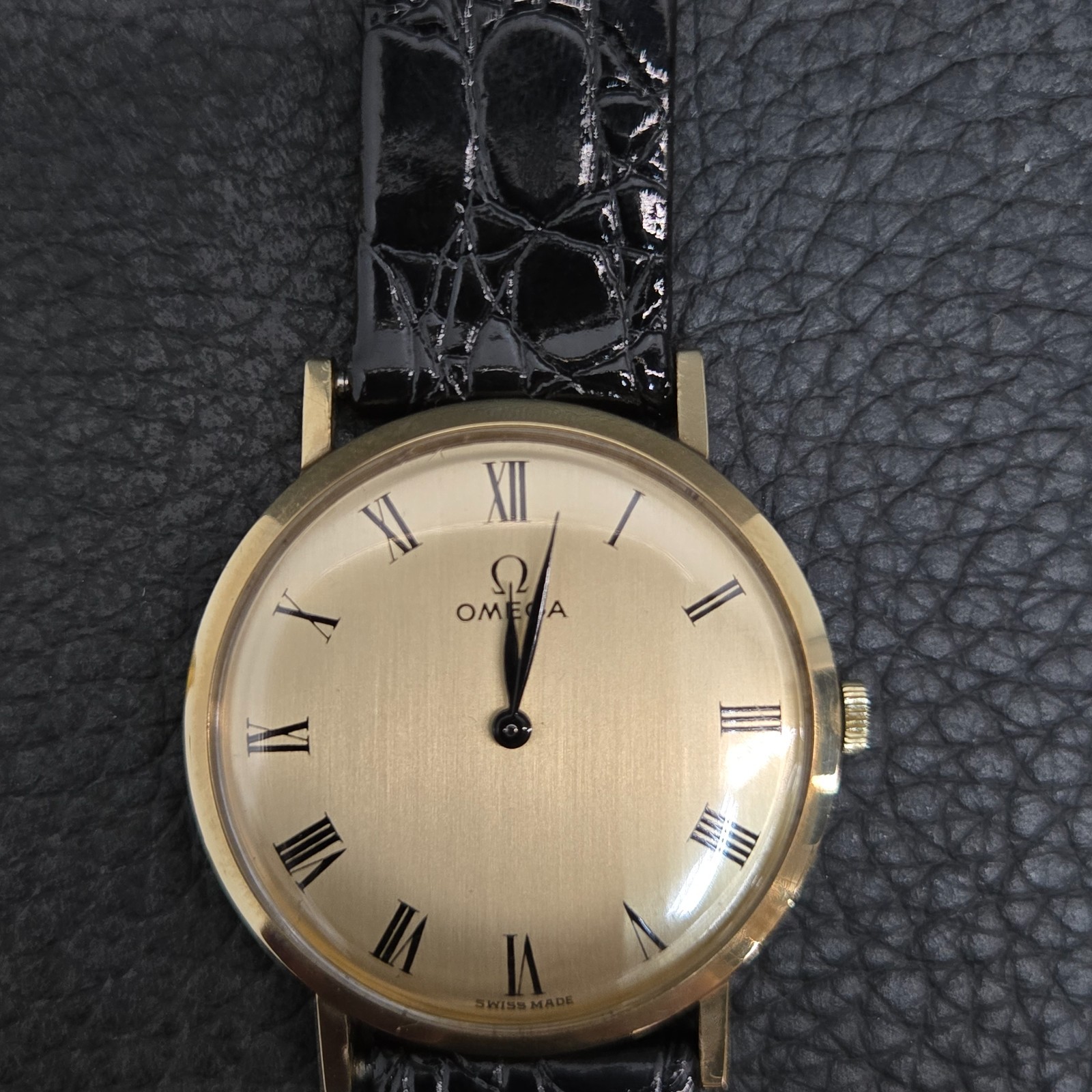 Omega Ultra Thin, 14K Gold Men’s Wrist Watch, 7.75″ Band, 32mm Case Manual Wind