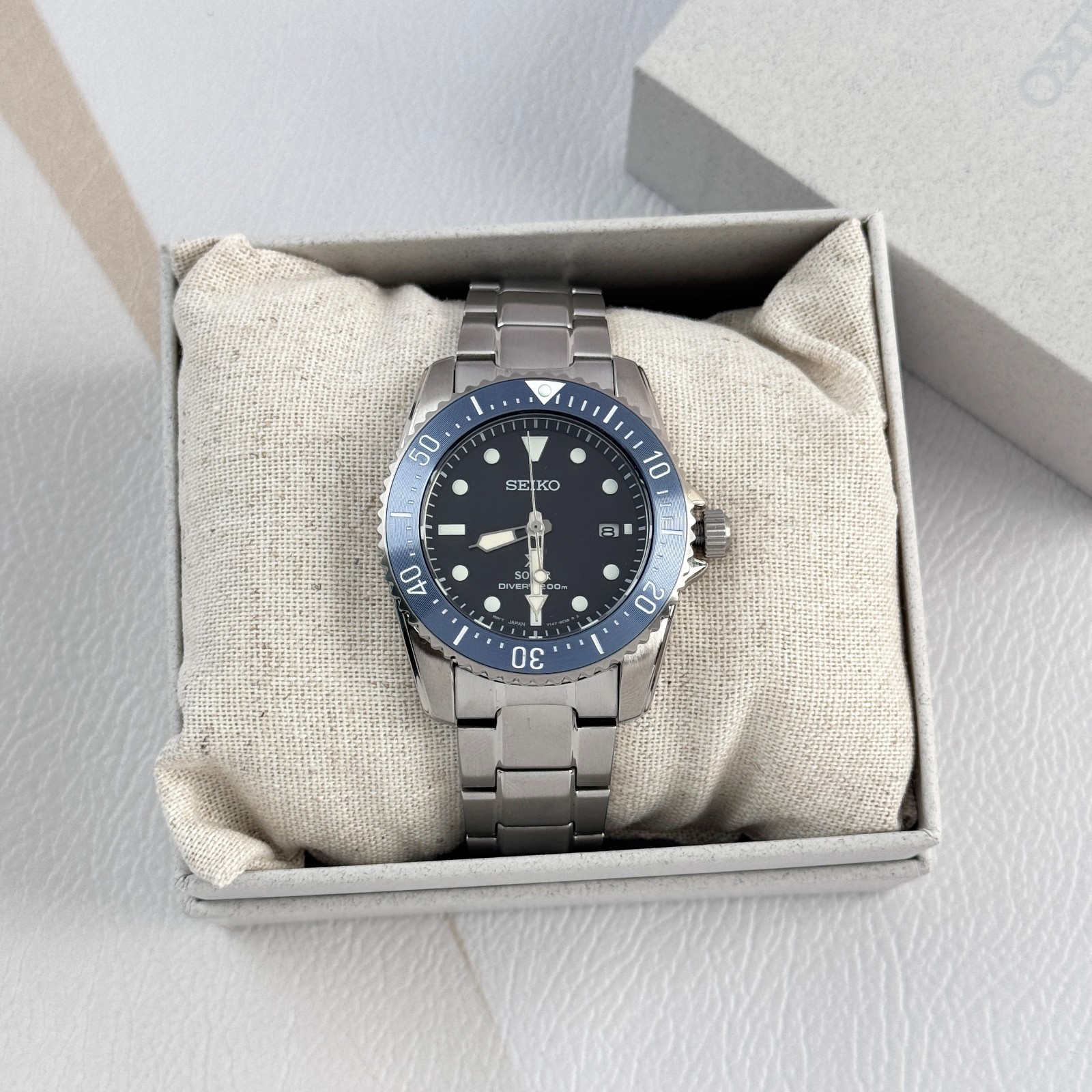 Seiko Men’s Prospex Sea Black Dial Stainless Steel Solar Diver Watch SNE569