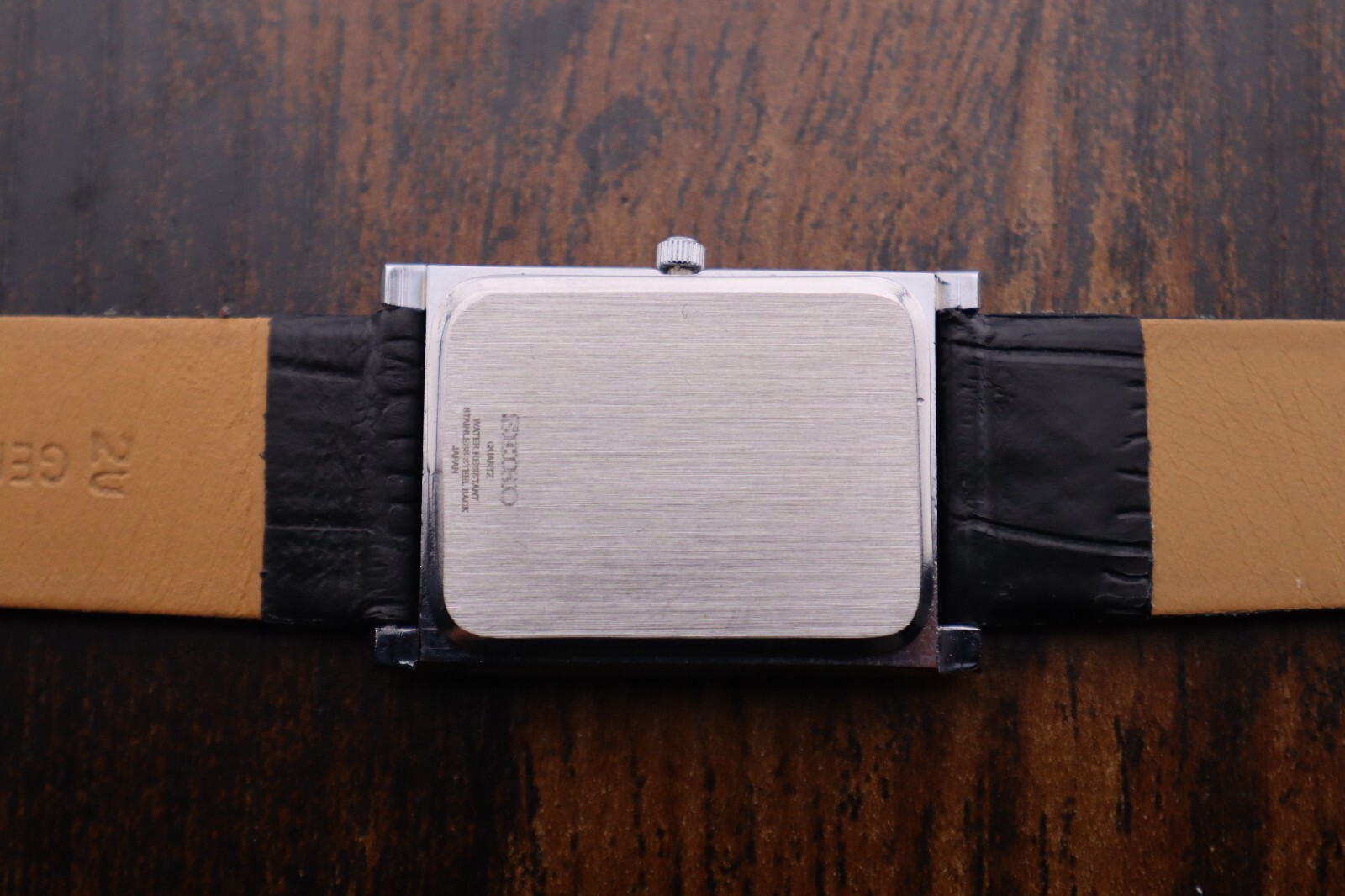 Vintage Men Seiko Quartz Slim Tank White Dial Black leather Dress Watch