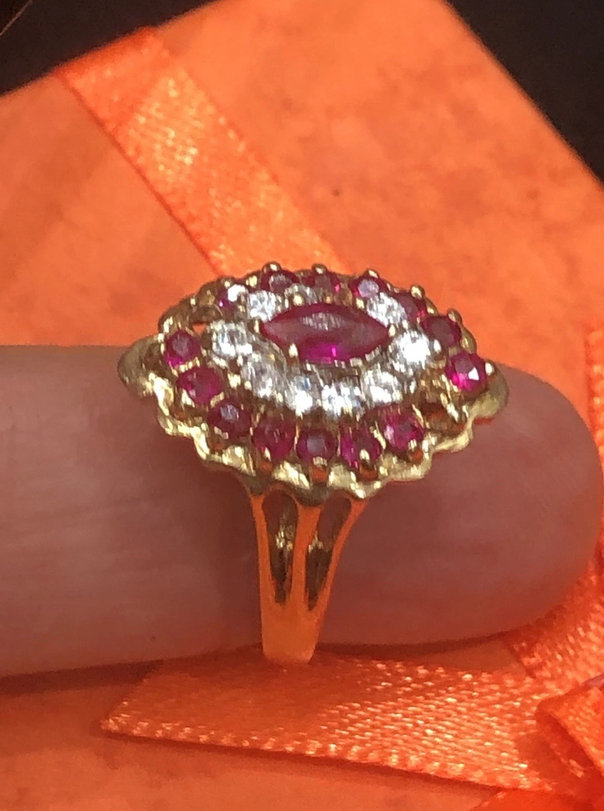 14KT YELLOW GOLD RING RED & WHITE GEMSTONES 1X1mm SIZE 5.5 WEIGHT 4.4g