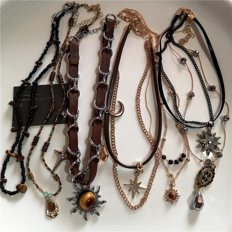 Women’s Vintage Leather Stone Pendant Beaded Choker Chain Necklace Y2K Jewelry