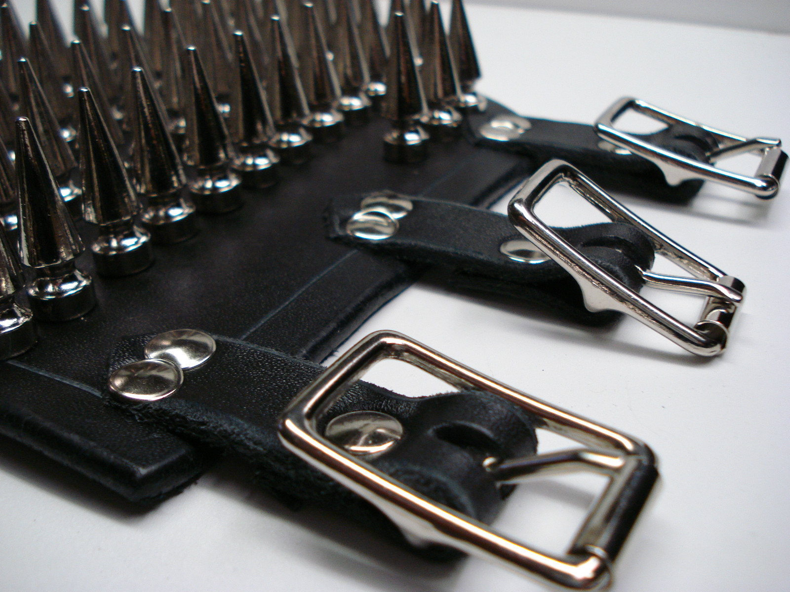 LEATHER SPIKED ARMBAND.BLACK METAL…(MDLA0070)…..URGEHAL