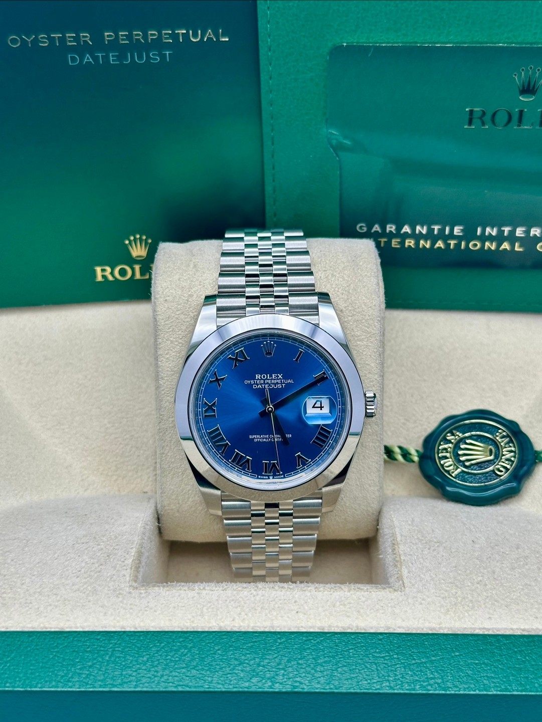 Rolex 126300 blue Roman