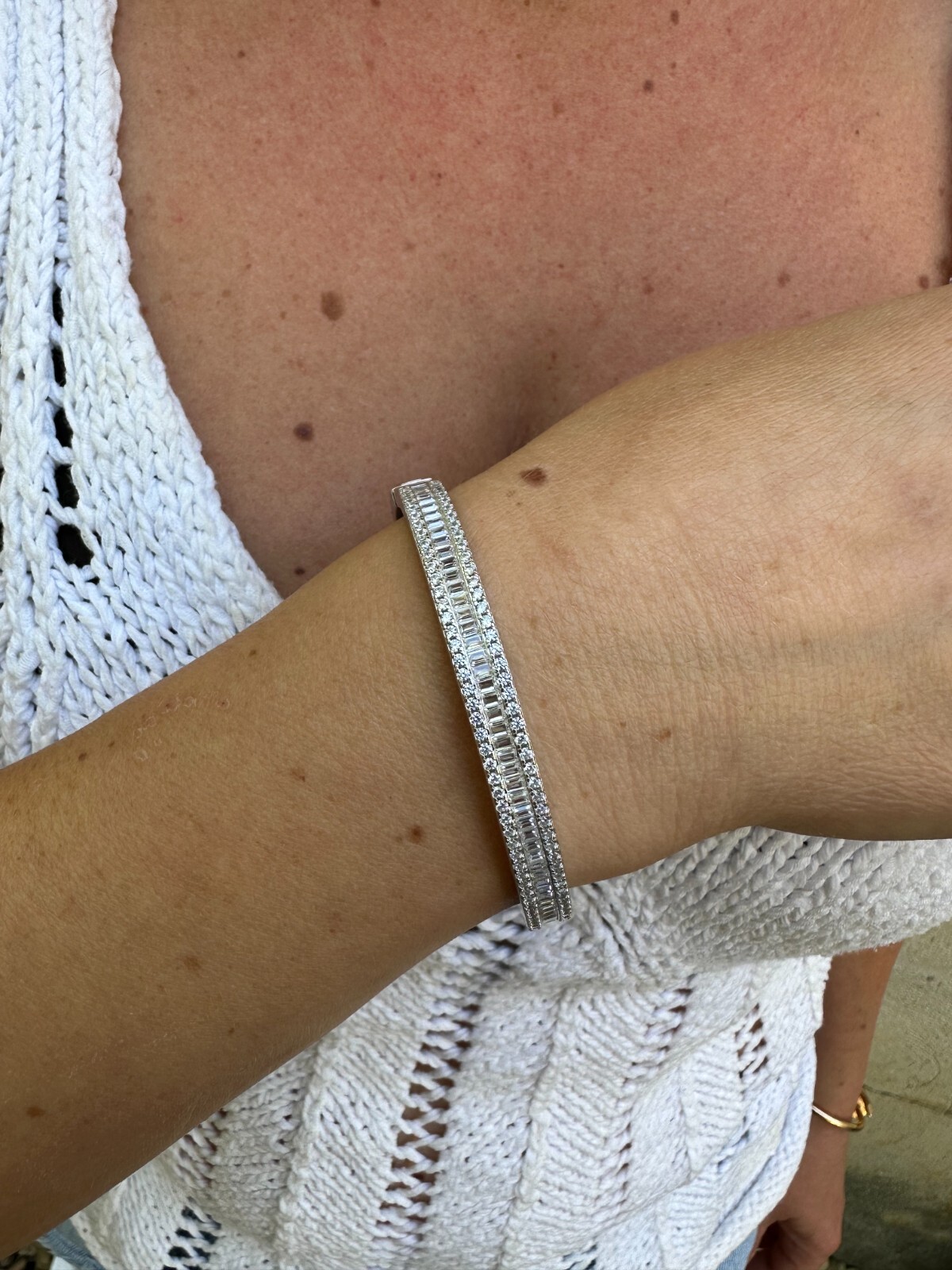 Gorgeous Solid 925 Sterling Silver Bangle Bracelet Iced Simulated Diamonds