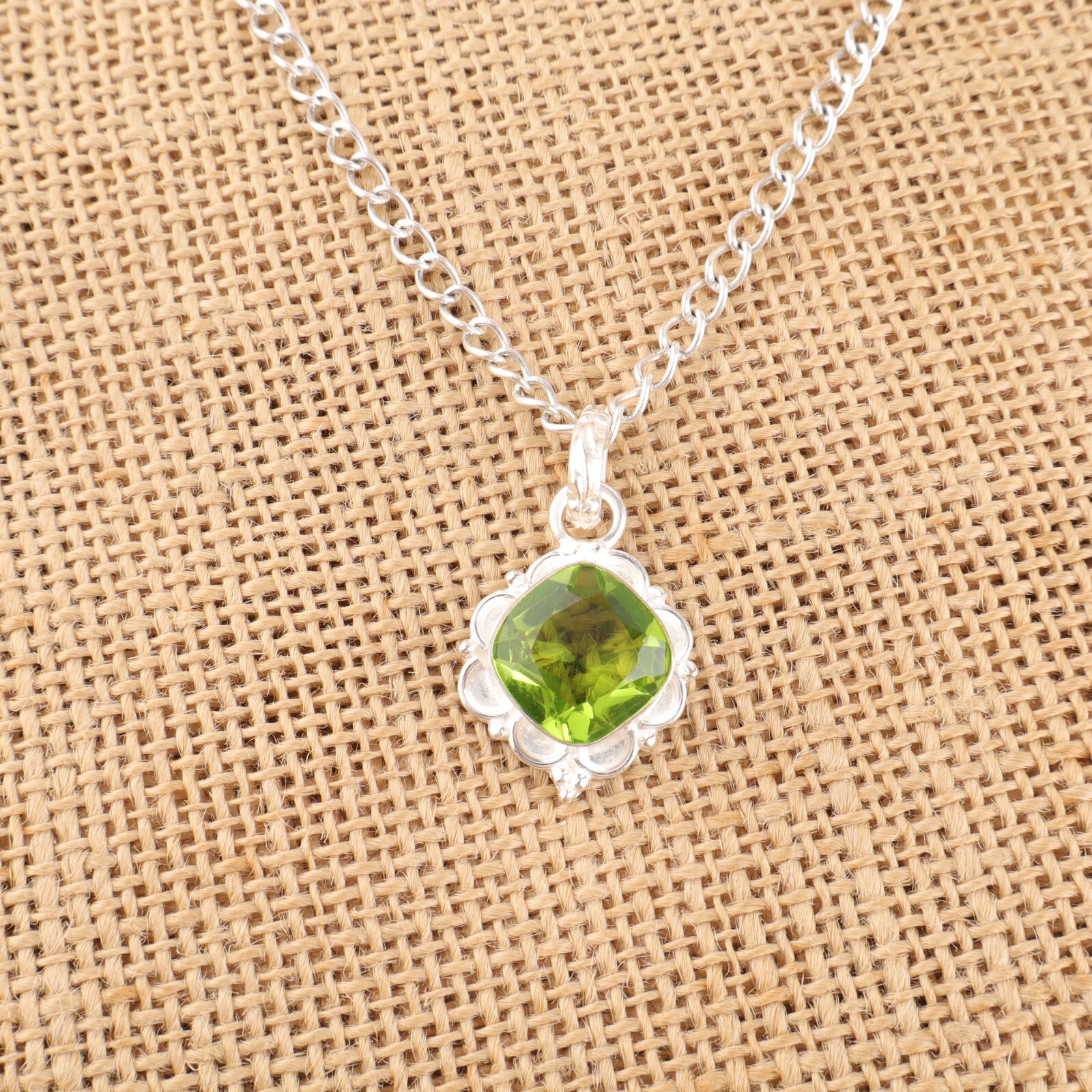 Handmade 925 Sterling Silver Jewelry Pendant Peridot Gemstone Pendant For Gift