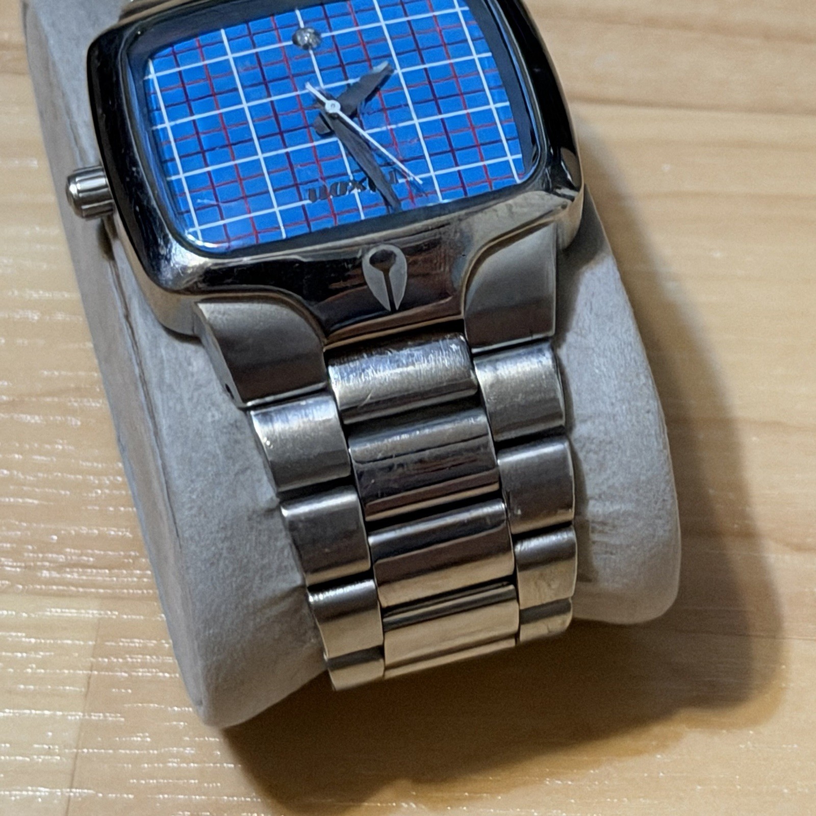 Nixon The Player Yes It’s Real Blue Plaid Men’s Analog Silver Watch RUNS READ