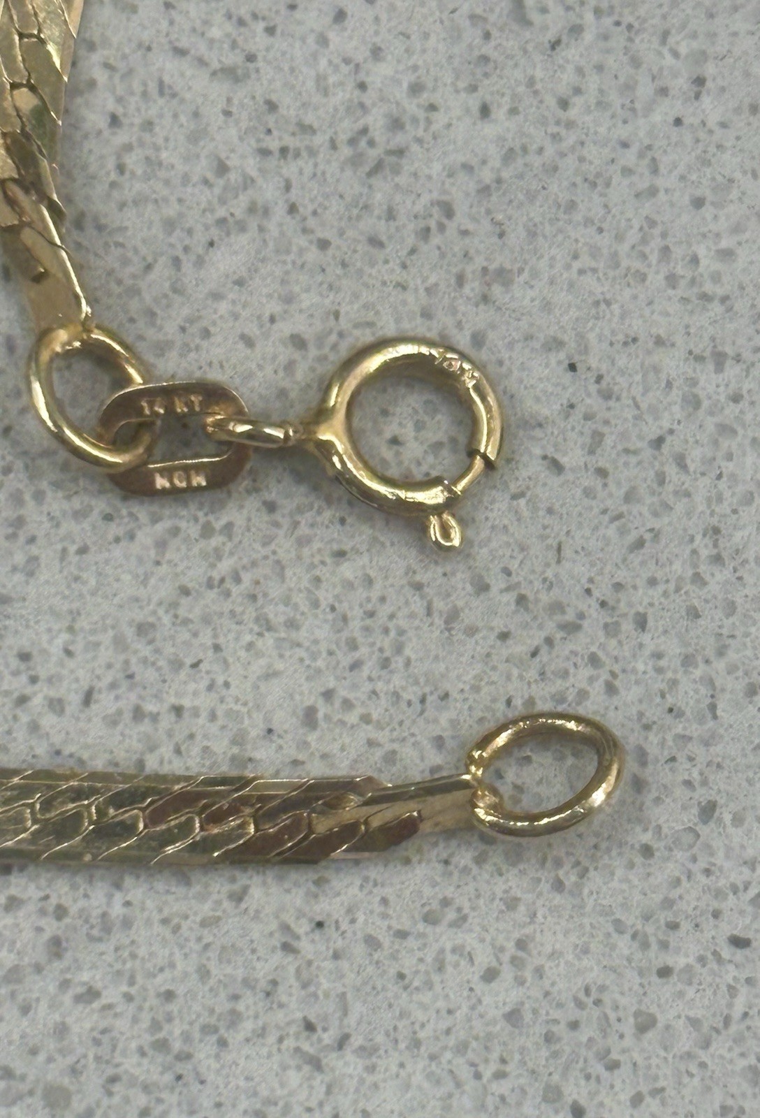 Vintage 14K Solid Yellow Gold Herringbone Necklace ~ 0.25” ~ 4.15g