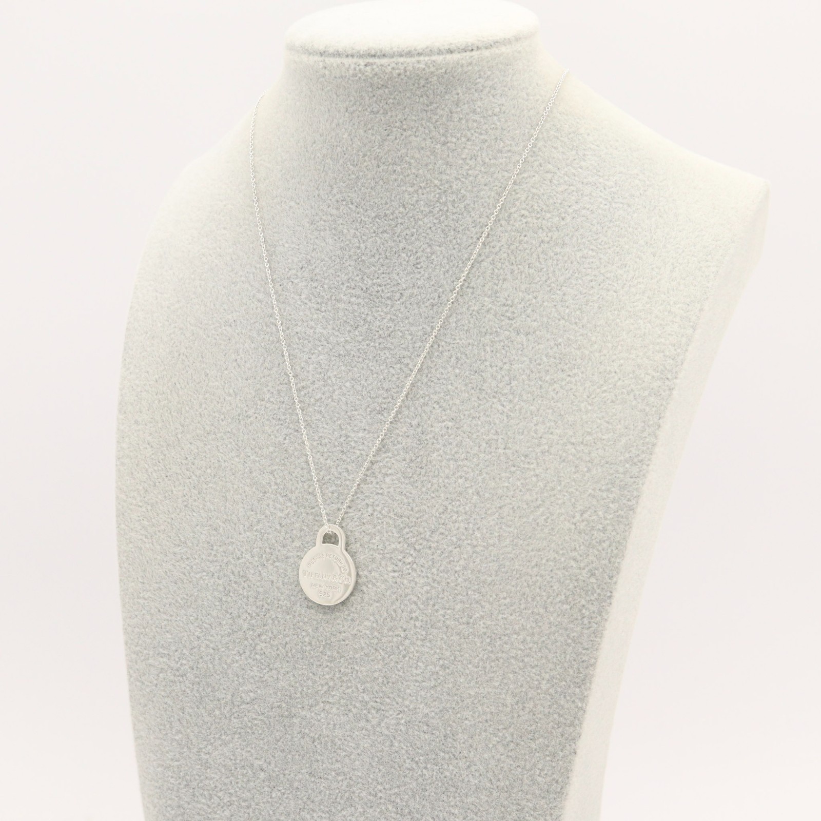 Tiffany & Co. Return to Round Tag Pendant Necklace 16″ Sterling Silver 925