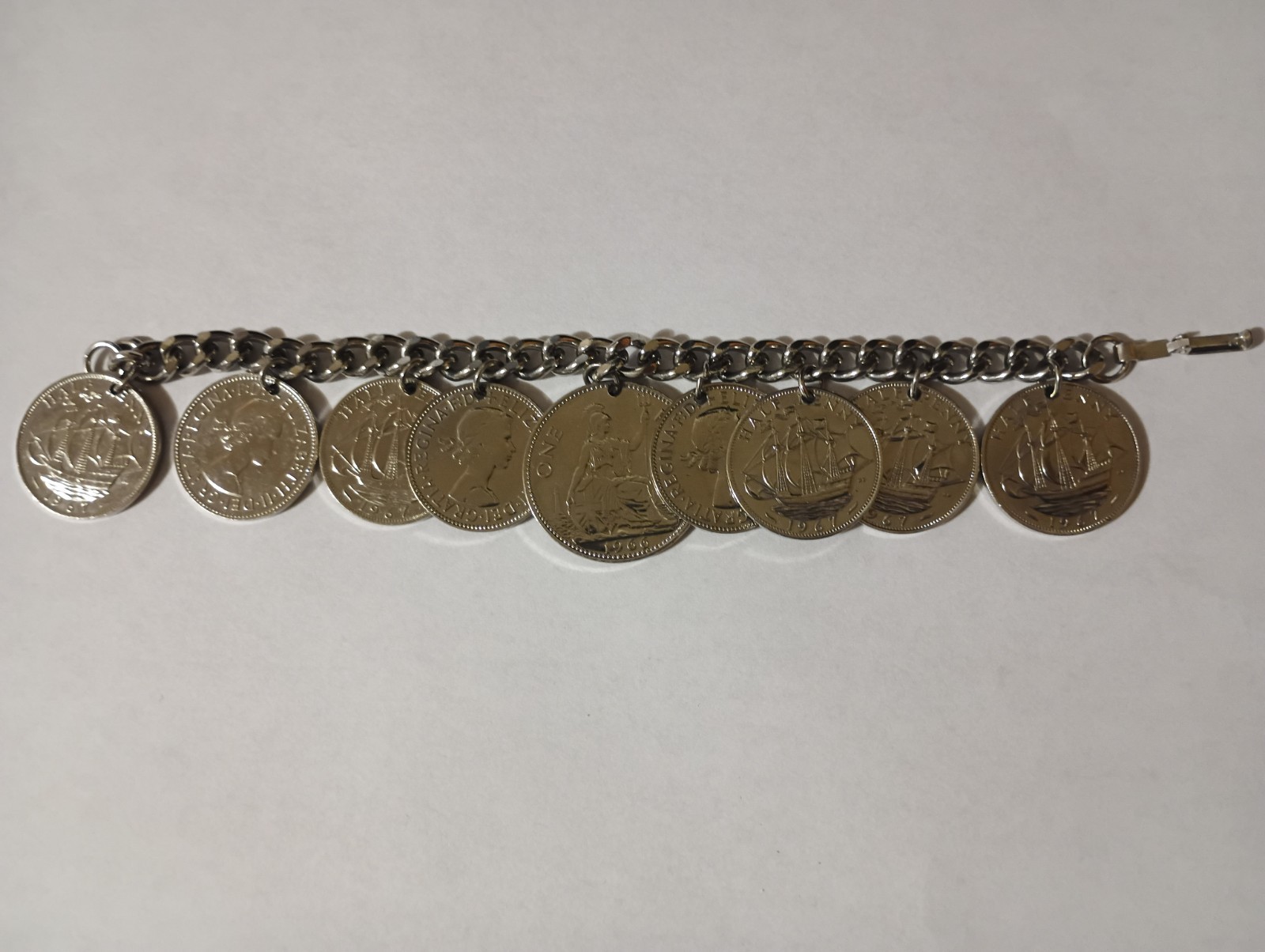 Vintage Great Britain Coin Charm Curb Link Bracelet 1966-67