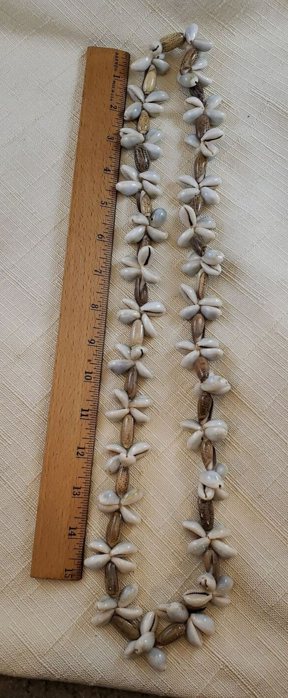 Vintage Unsigned Cowry/Cowrie Shell 17″ Long Strand Statement Necklace, Chunky