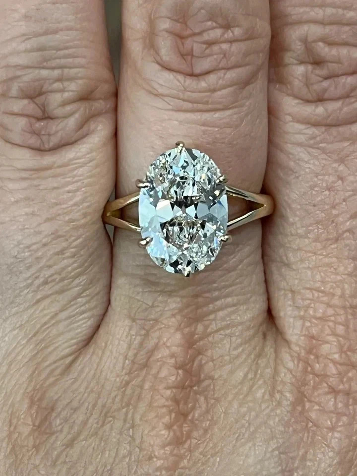 IGI 5.00 Ct Oval-Cut EF/VS1 Lab Grown Diamond Split Shank Ring 14k Yellow Gold