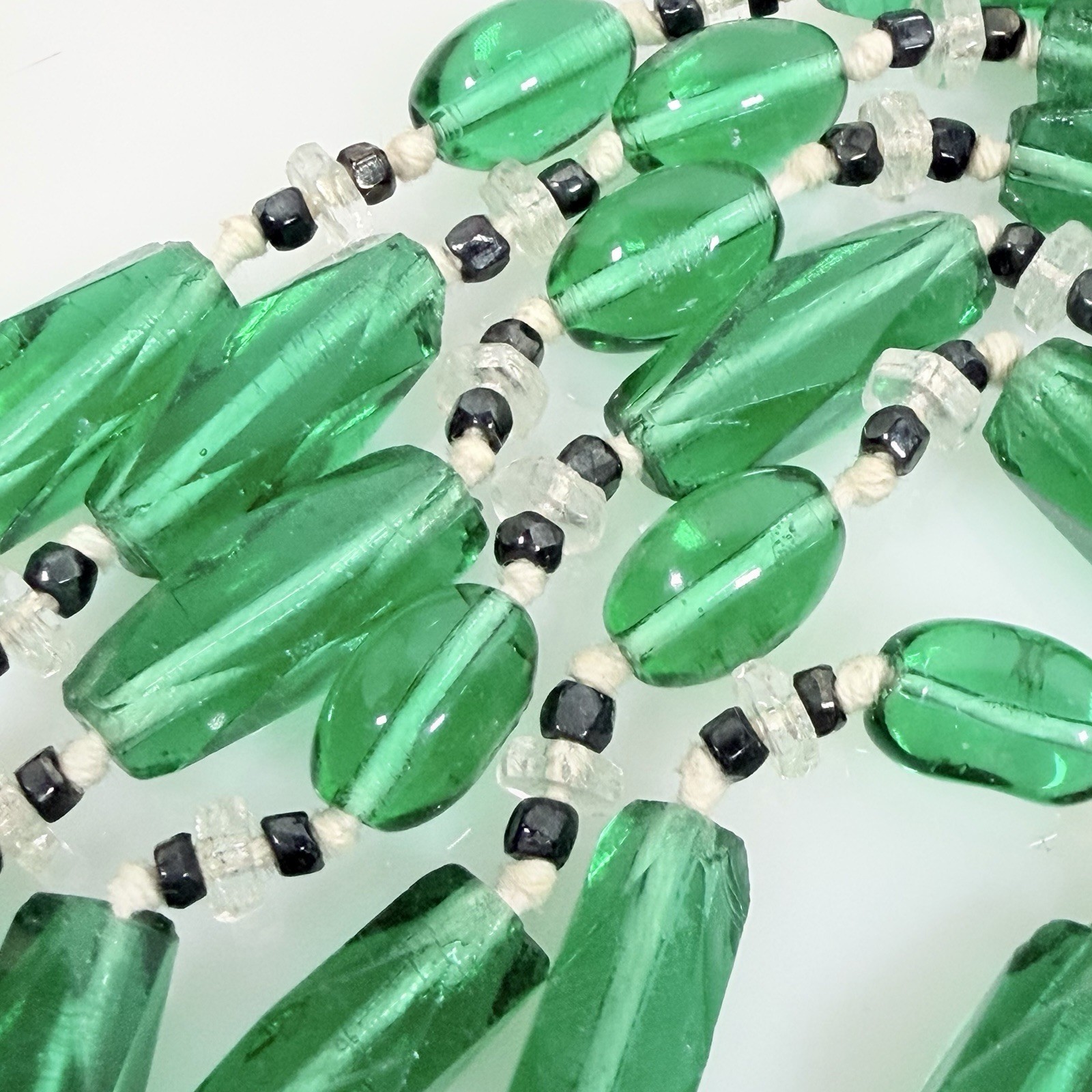 Vintage Green Art Glass Beaded Necklace 56″ Endless Long Strand Czech Style